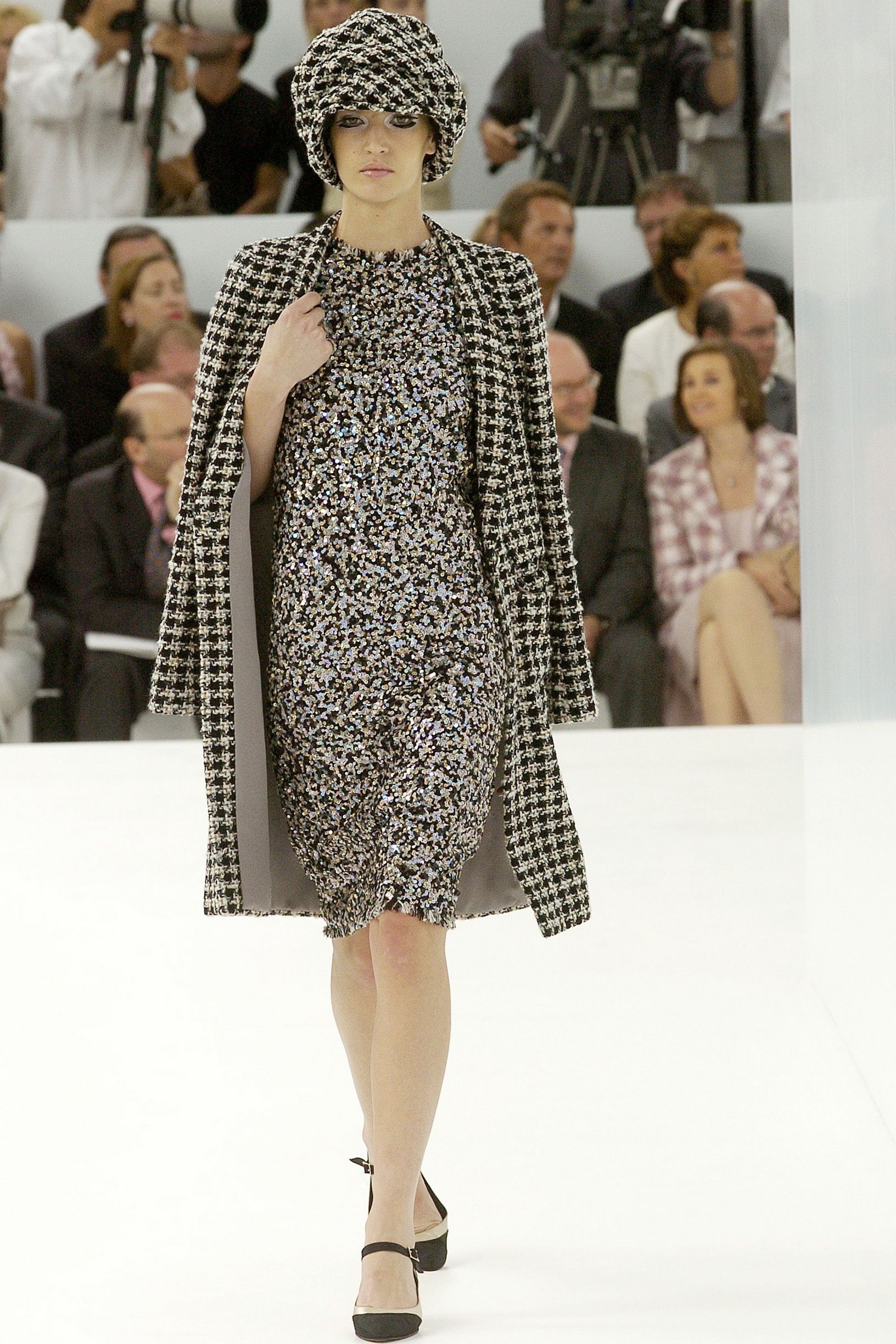 Chanel F/W 04 Couture Look 126