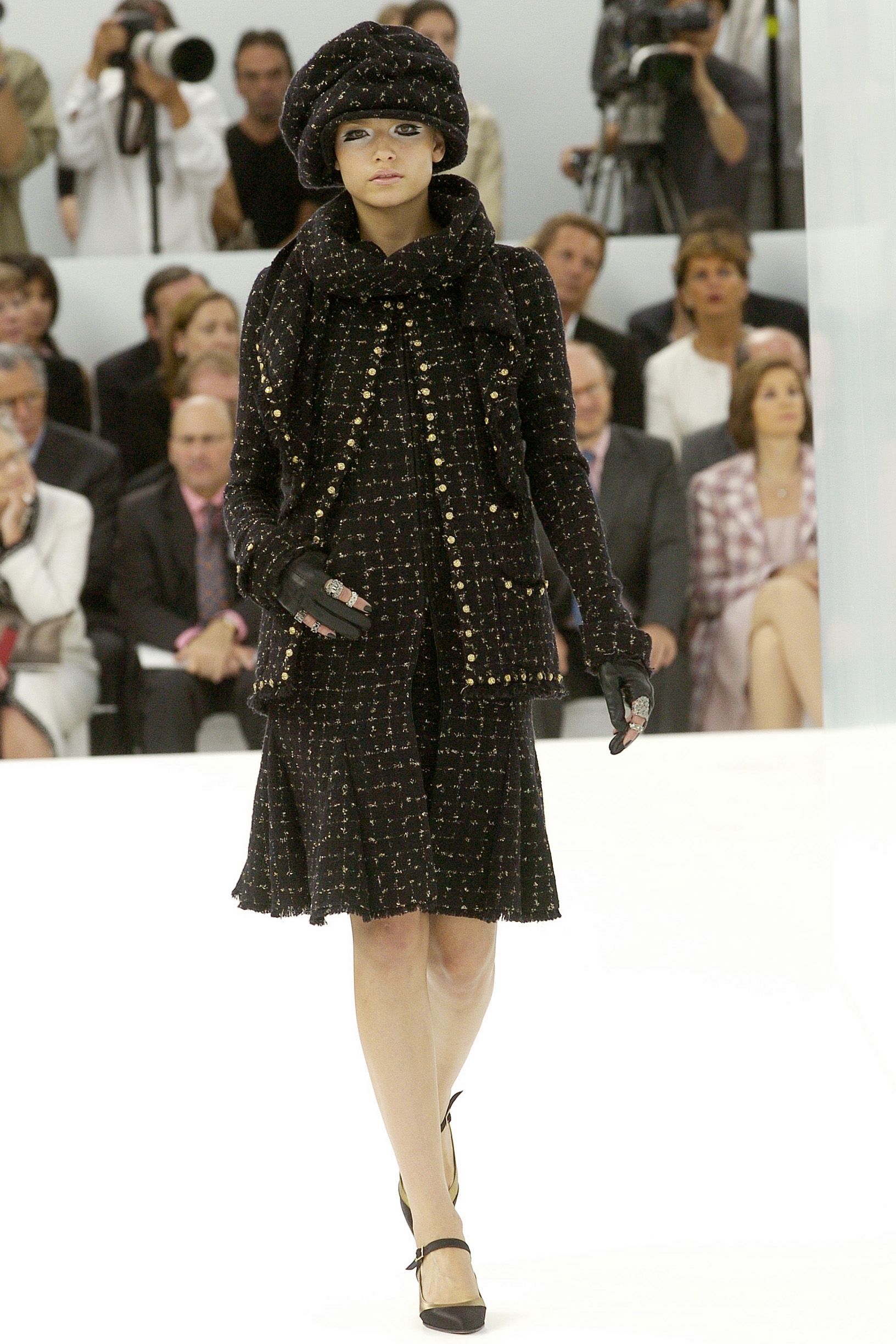Chanel F/W 04 Couture Look 138