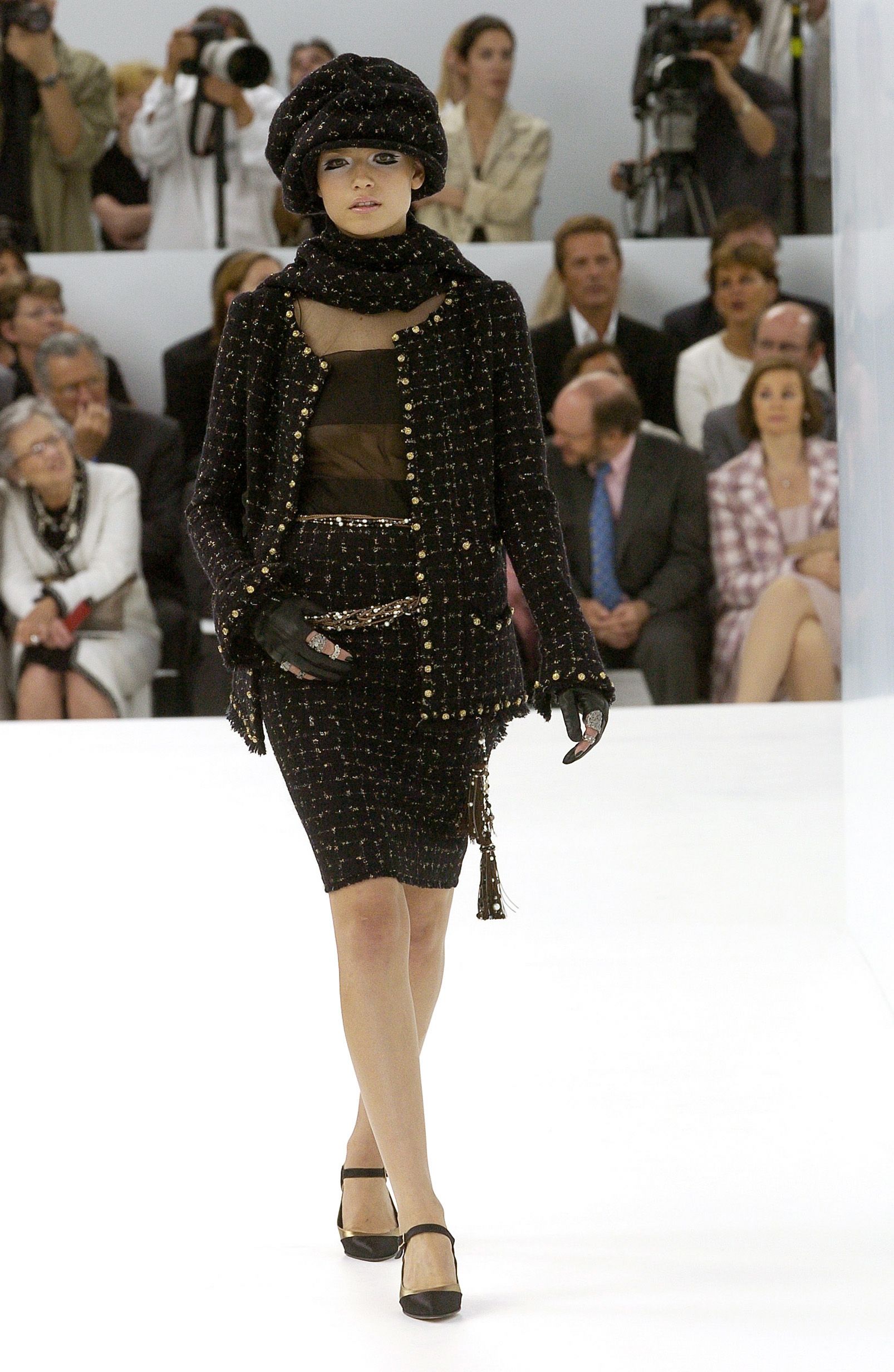 Chanel F/W 04 Couture Look 152
