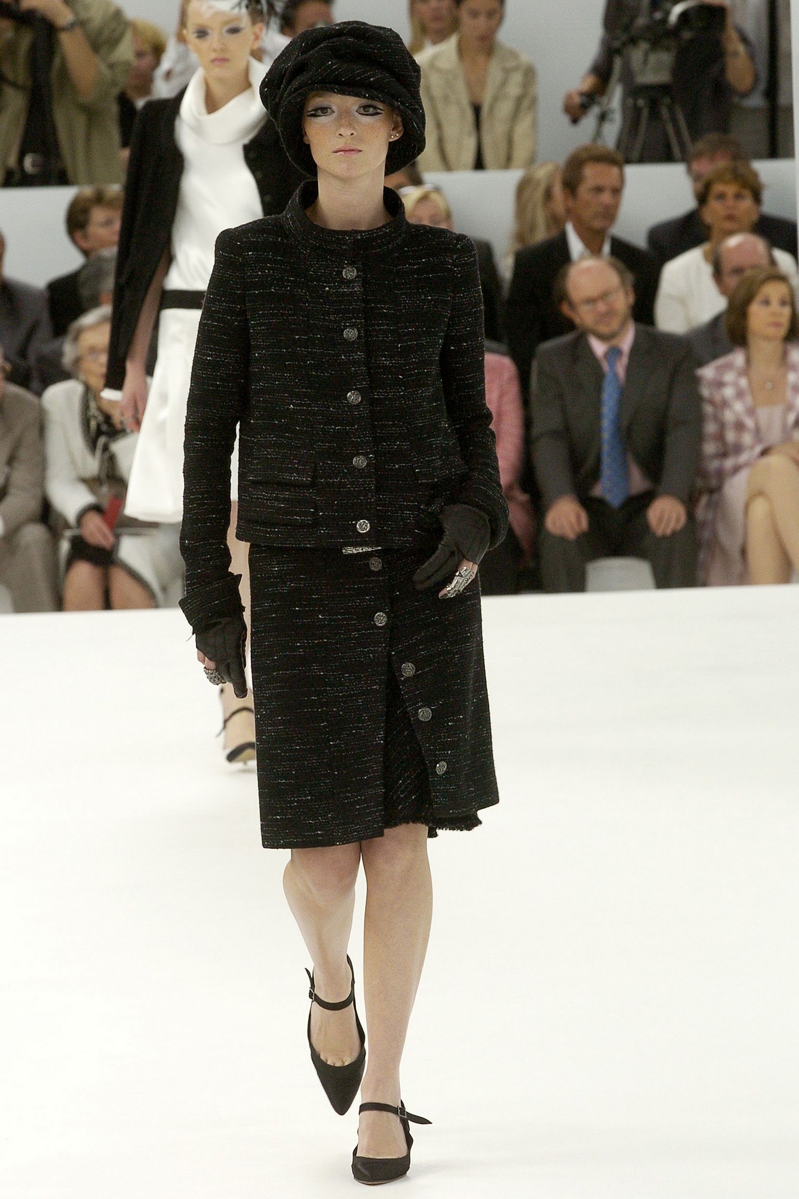 Chanel F/W 04 Couture Look 156