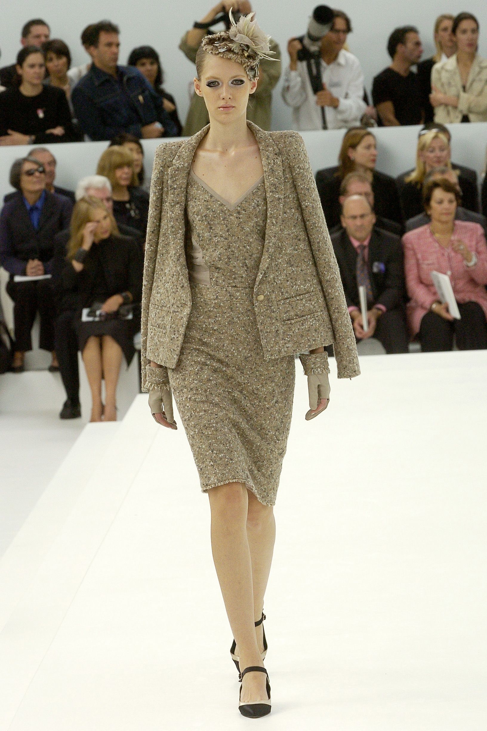 Chanel F/W 04 Couture Look 218