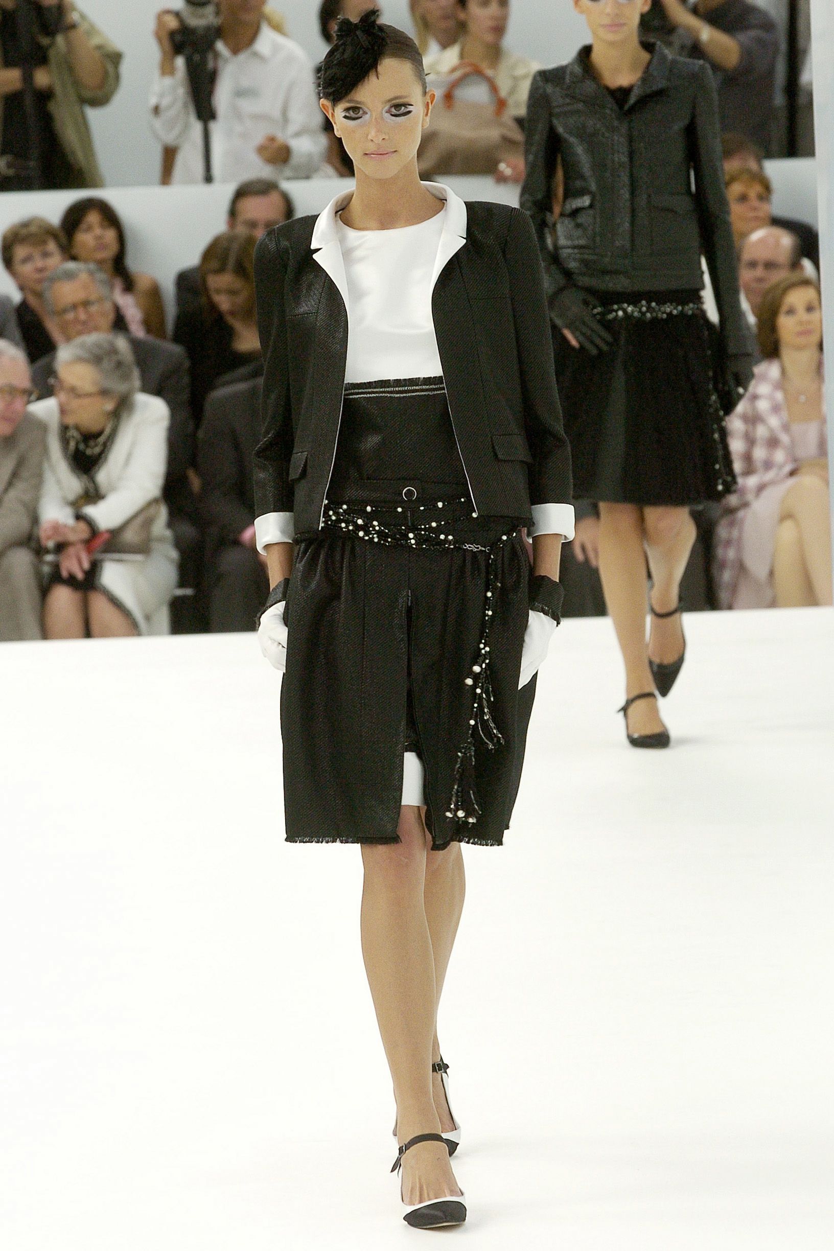 Chanel F/W 04 Couture Look 327