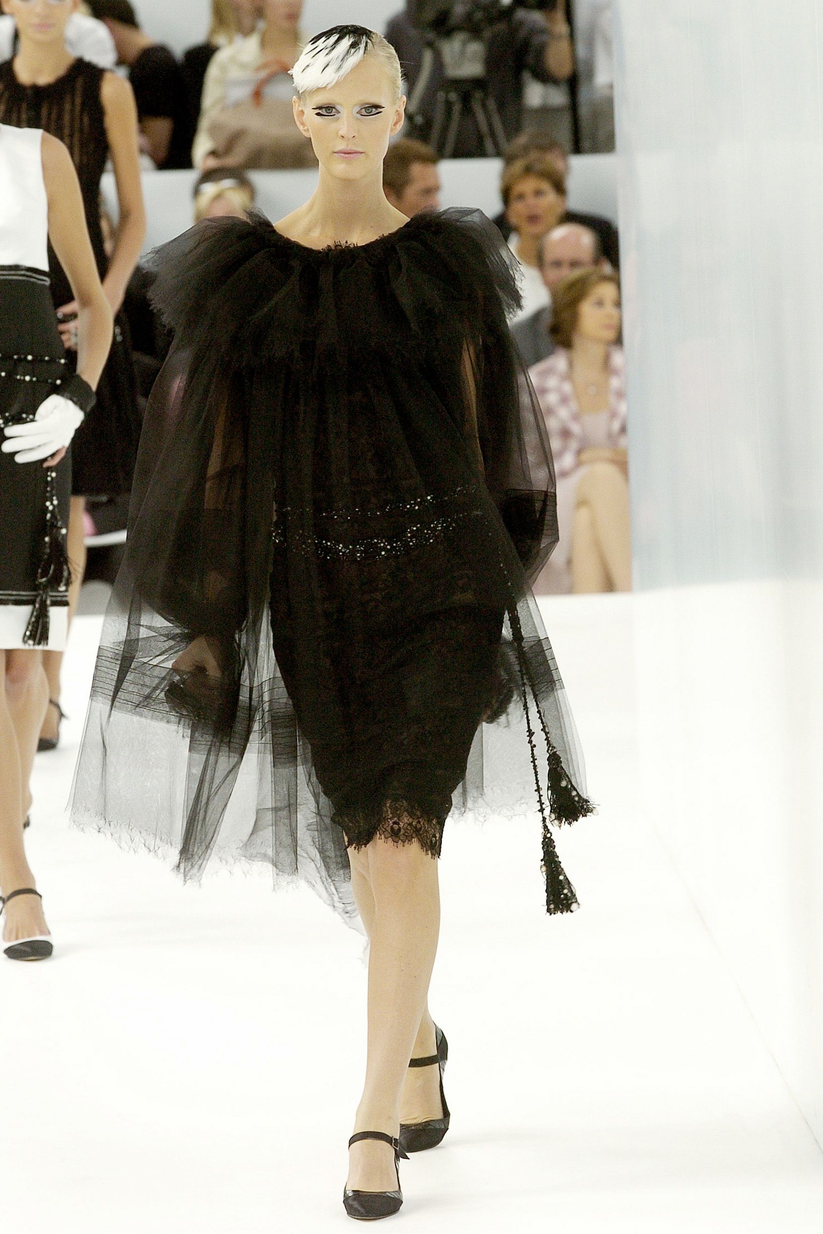 Chanel F/W 04 Couture Look 417