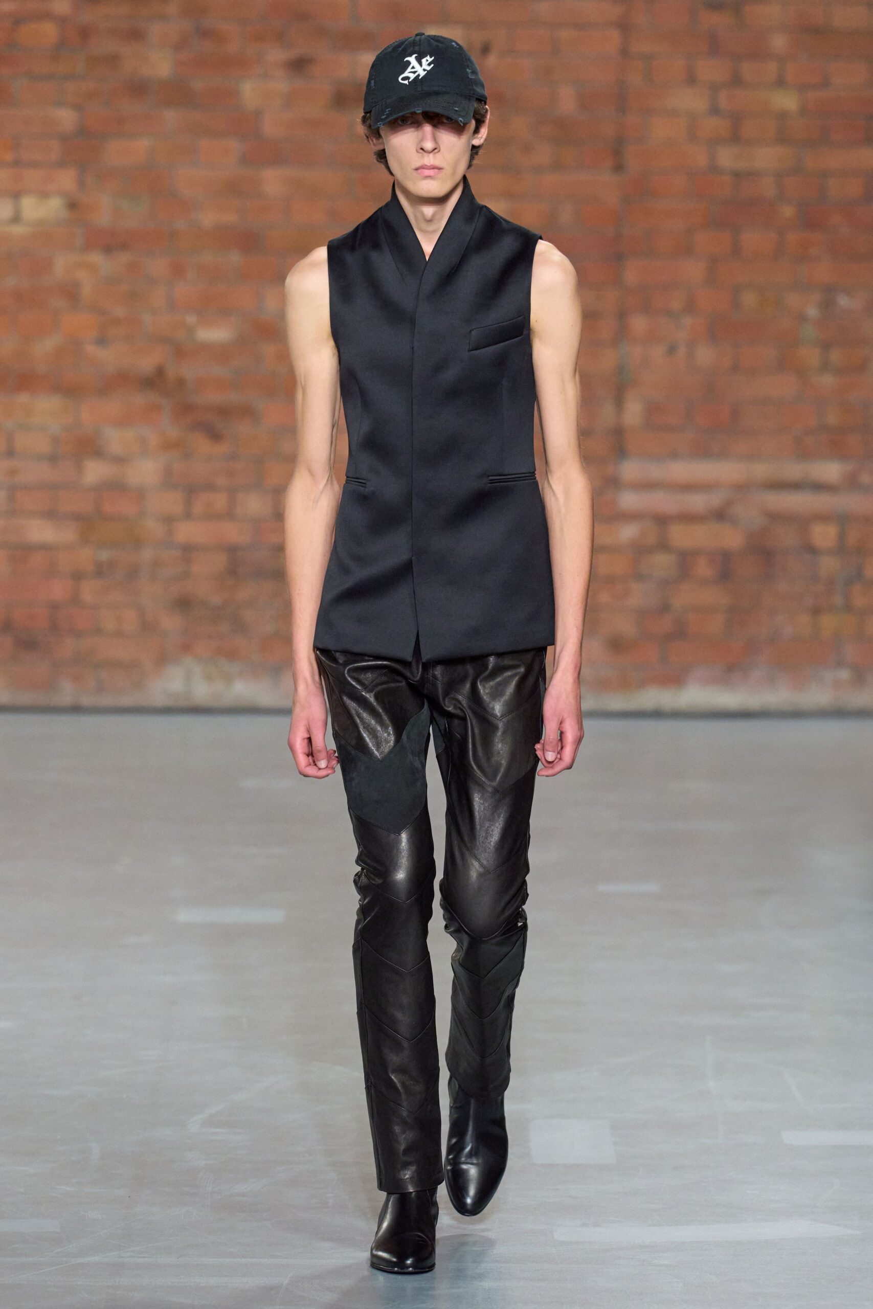 Aaron Esh S/S 25 Look 4