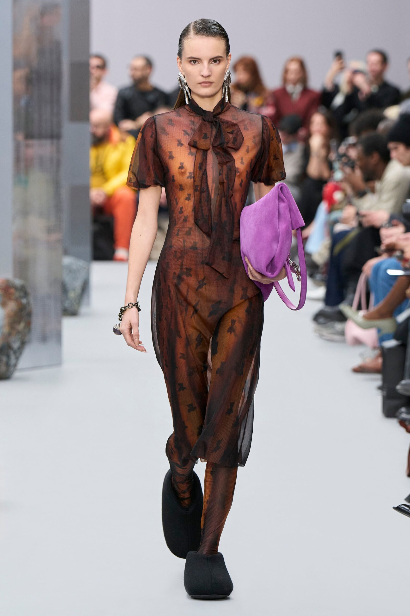 black silk short-sleeve v-neck fitted printed dress