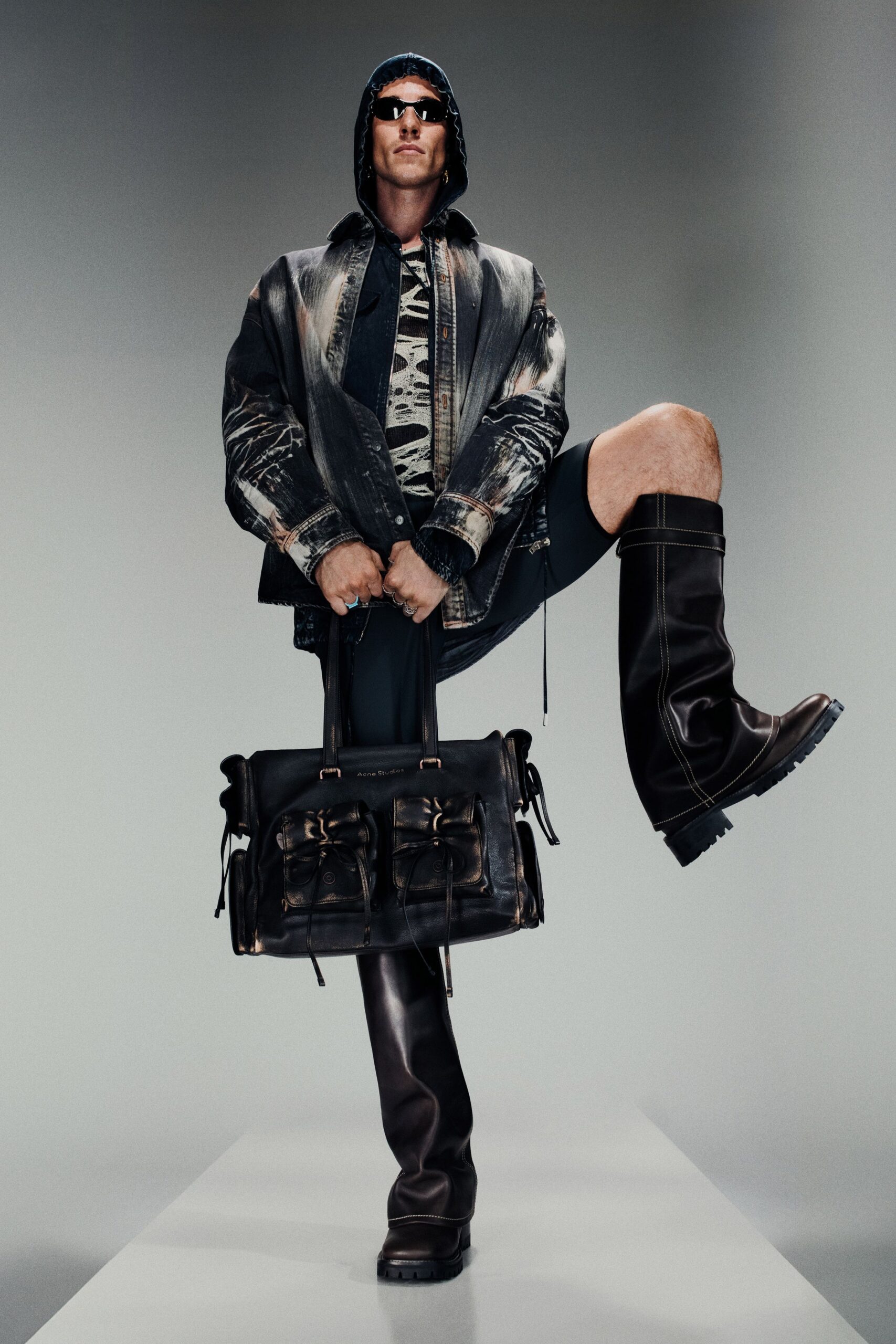 black denim long-sleeve collared relaxed distressed jacket