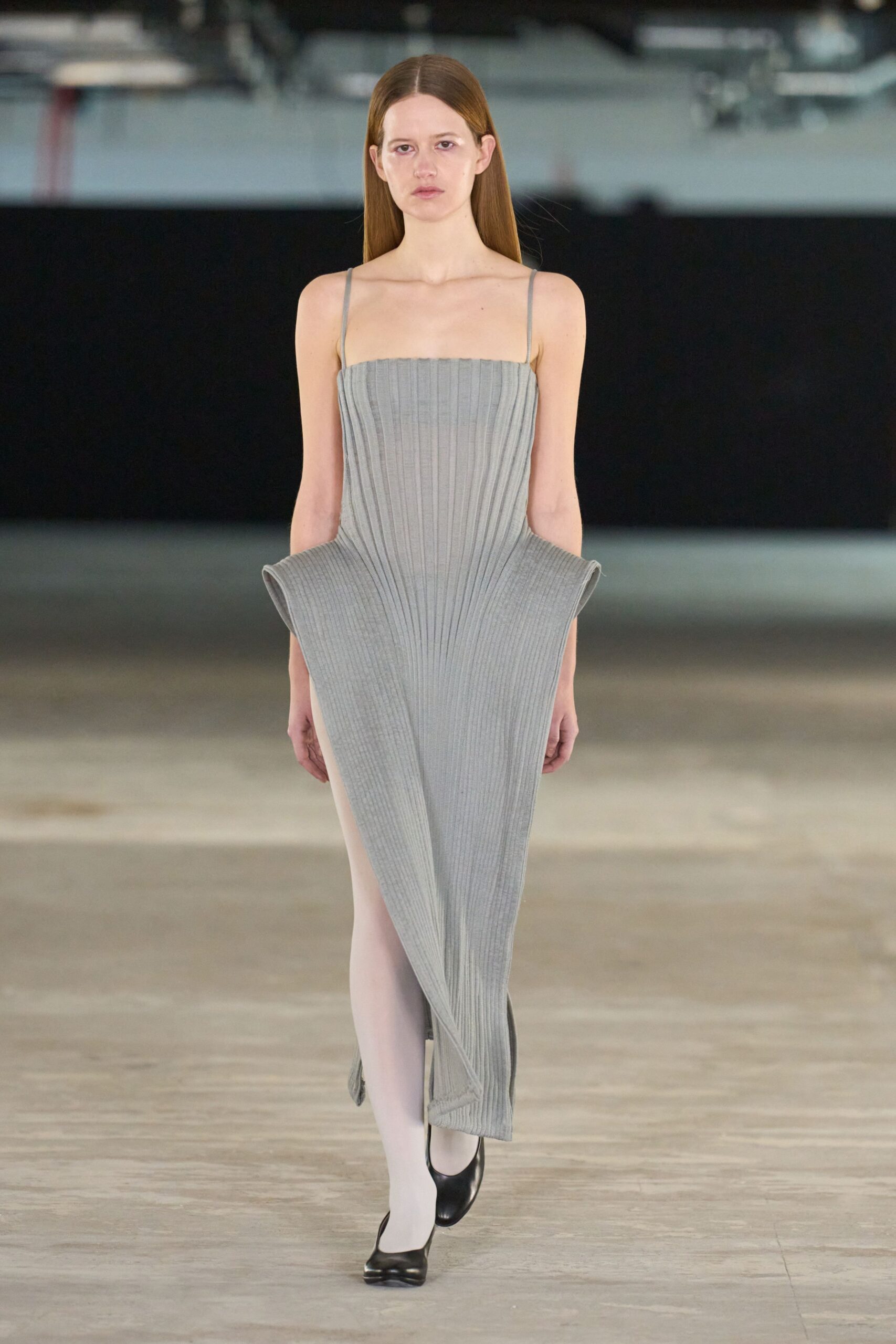 gray pleated midi dress with black shoes