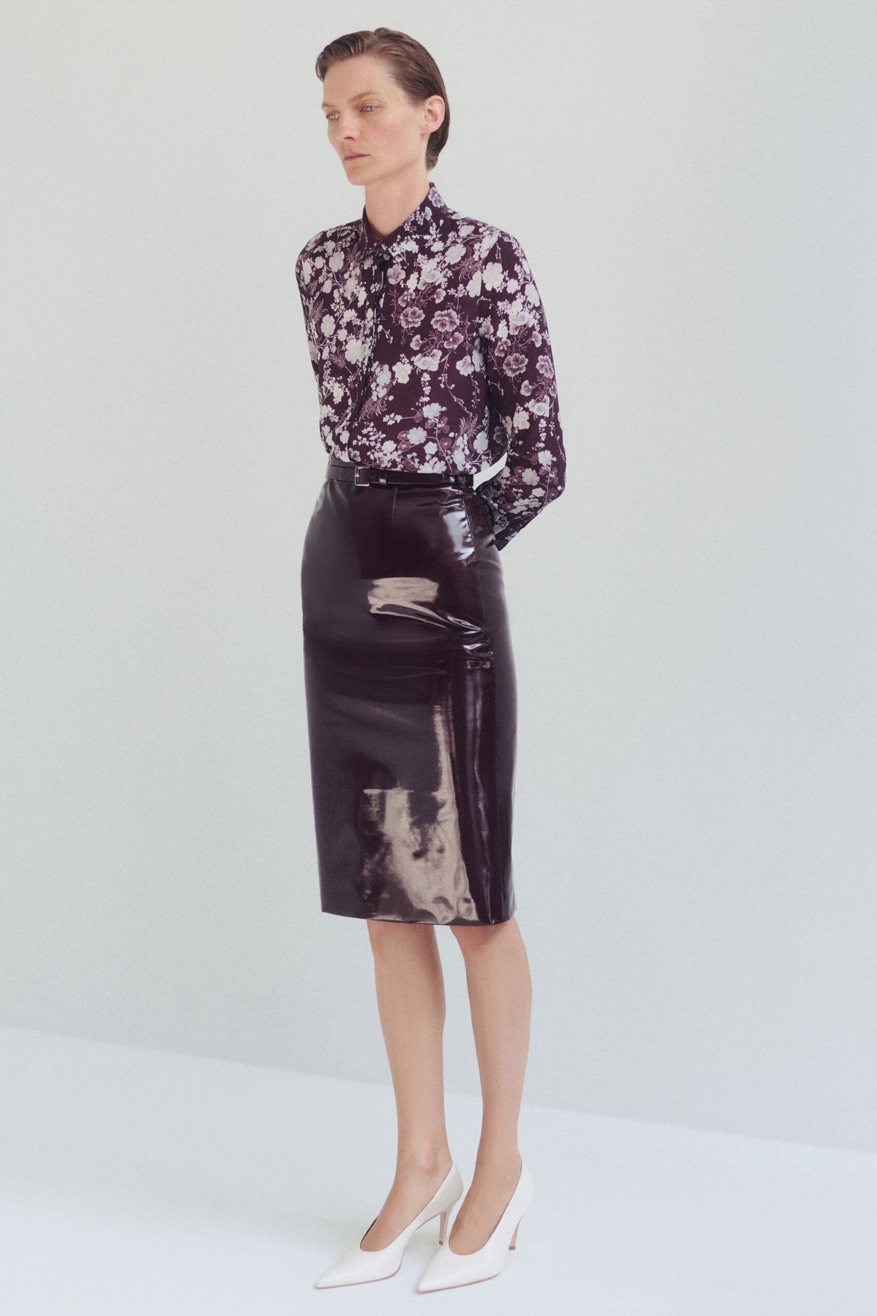 black vinyl fitted pencil shiny midi skirt