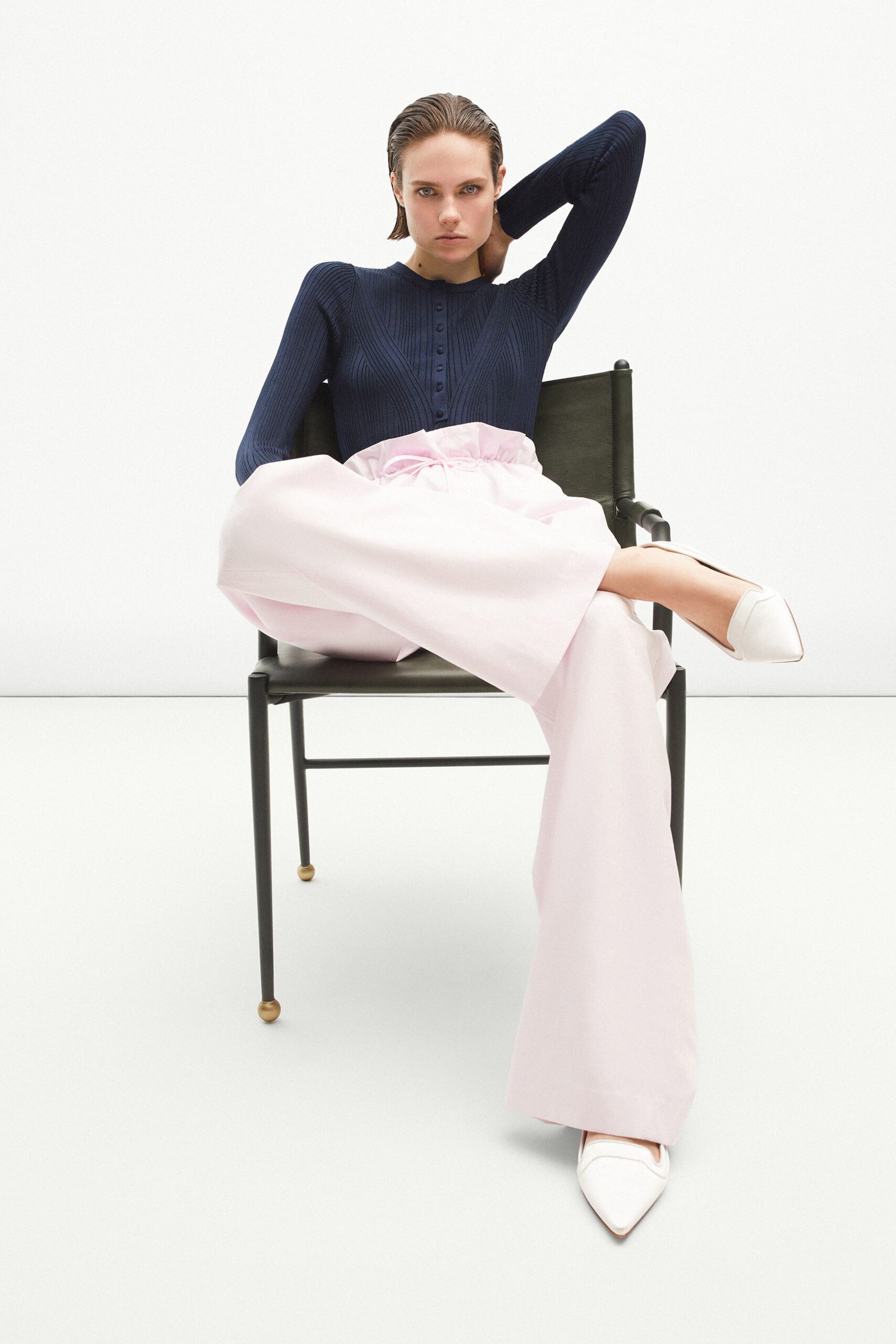 navy fitted top pink wide-leg pants