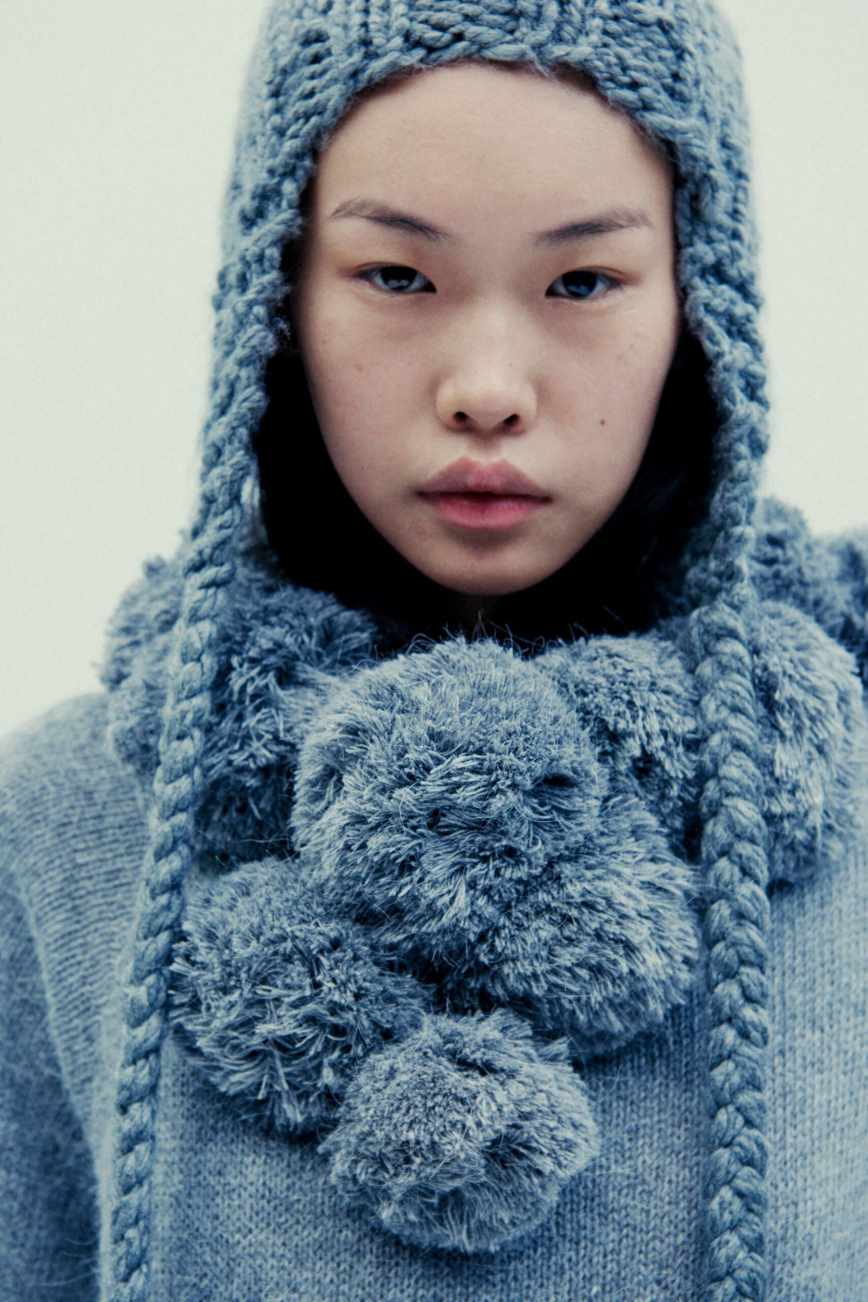 blue wool fitted textured scarf