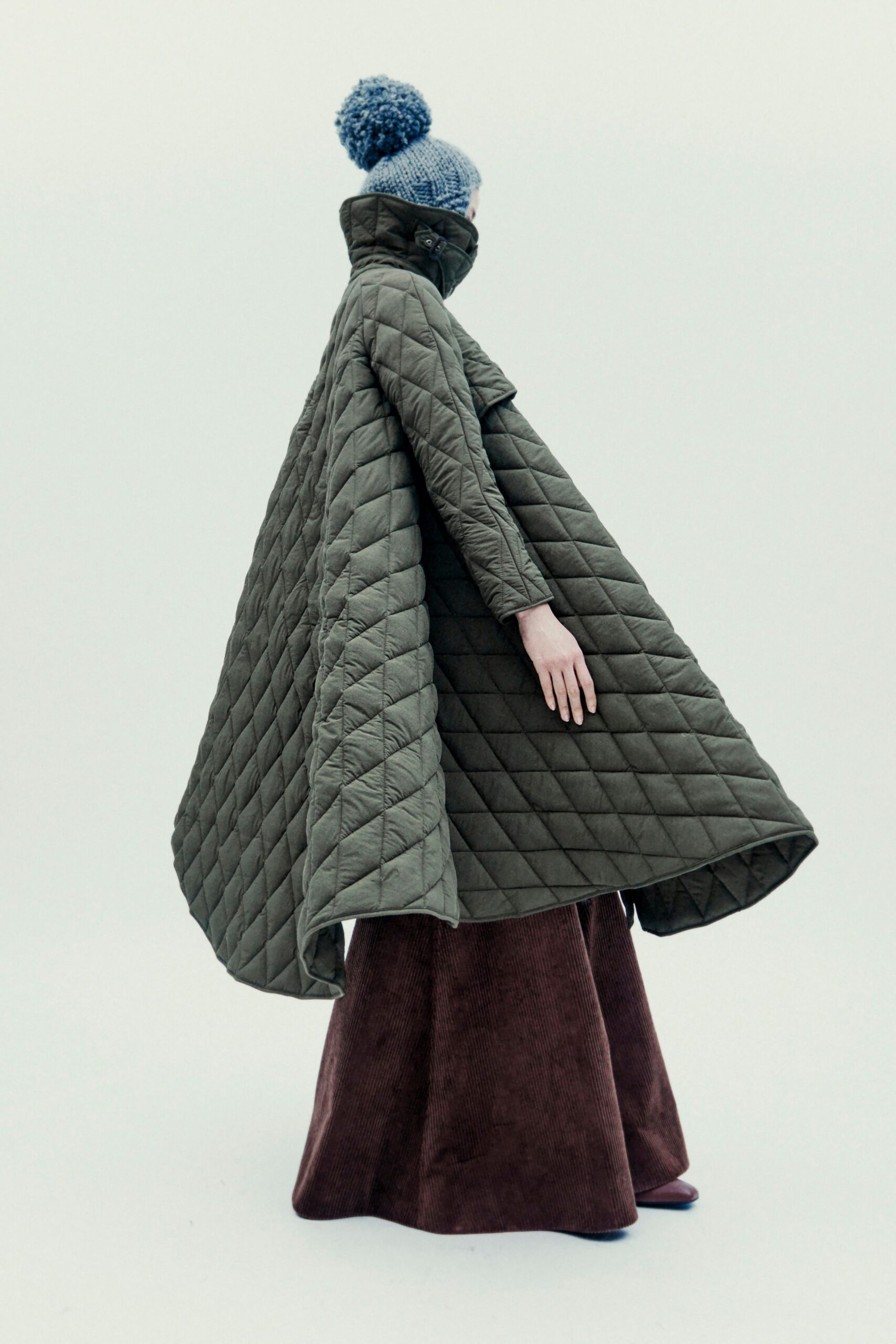 green cotton long-sleeve collared relaxed quilted cape