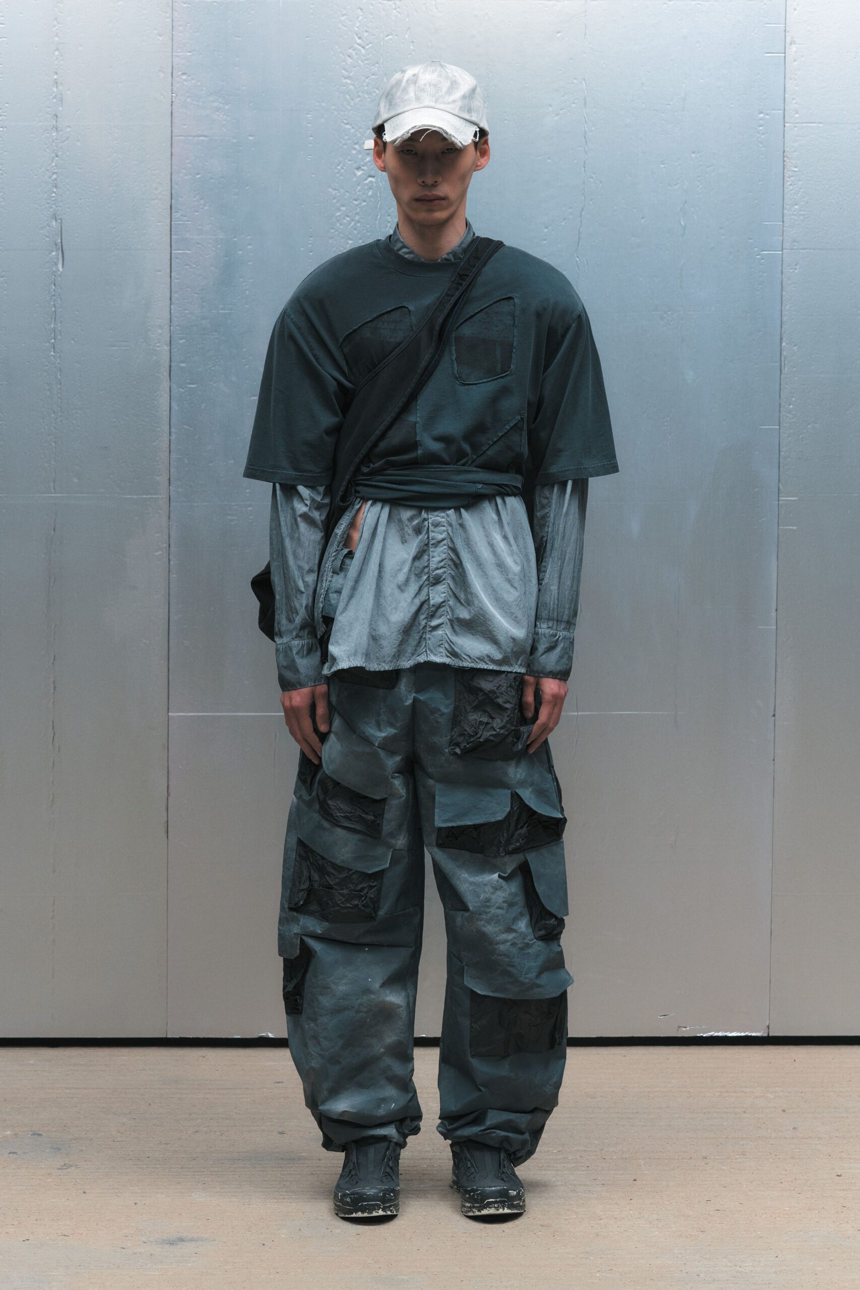 gray cotton relaxed cargo pants