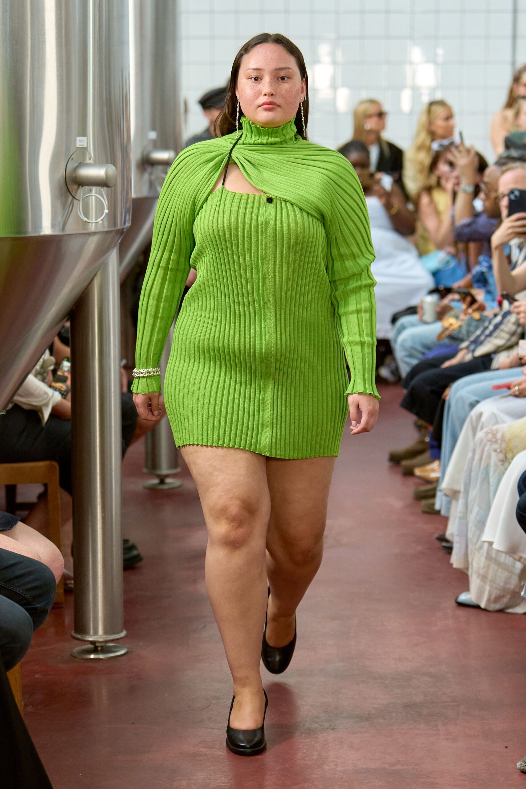 green knit long-sleeve high-neck fitted ribbed short dress