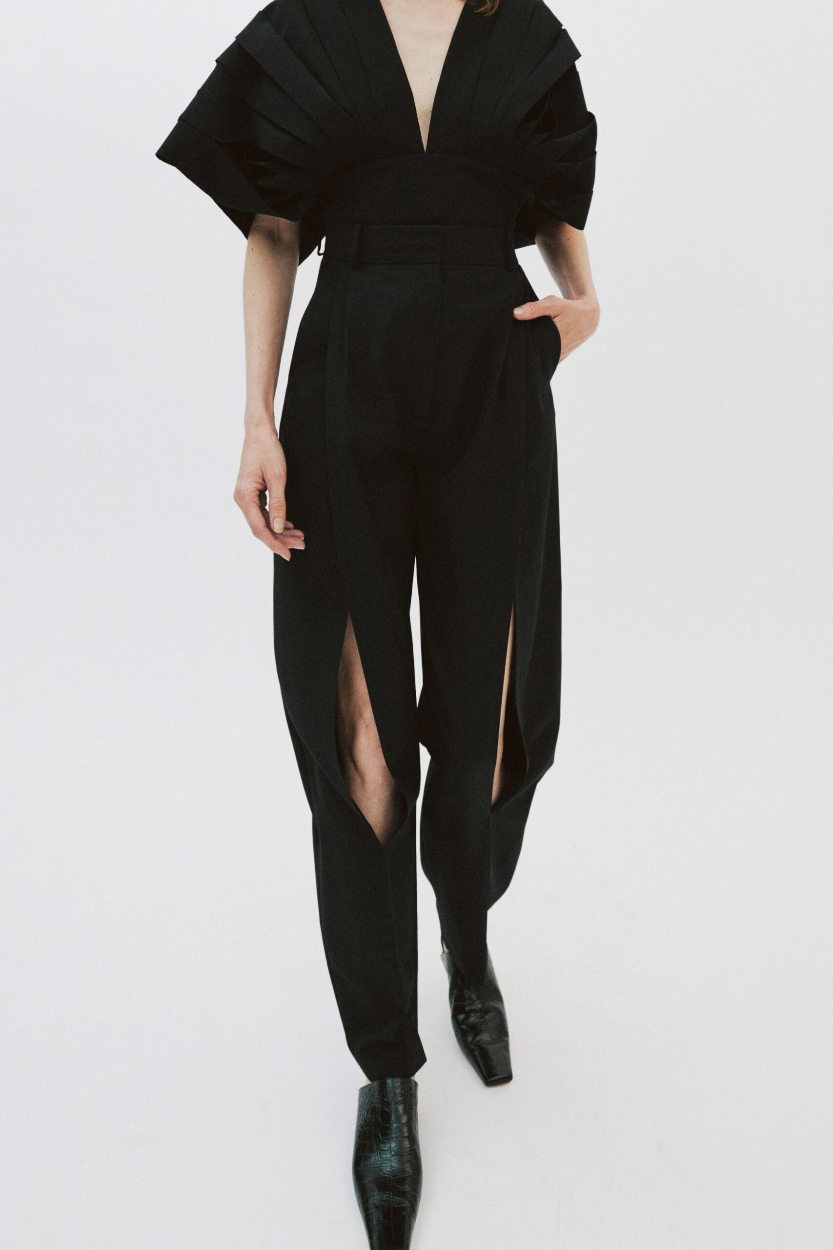 A.W.A.K.E. MODE S/S 25 Look 242
