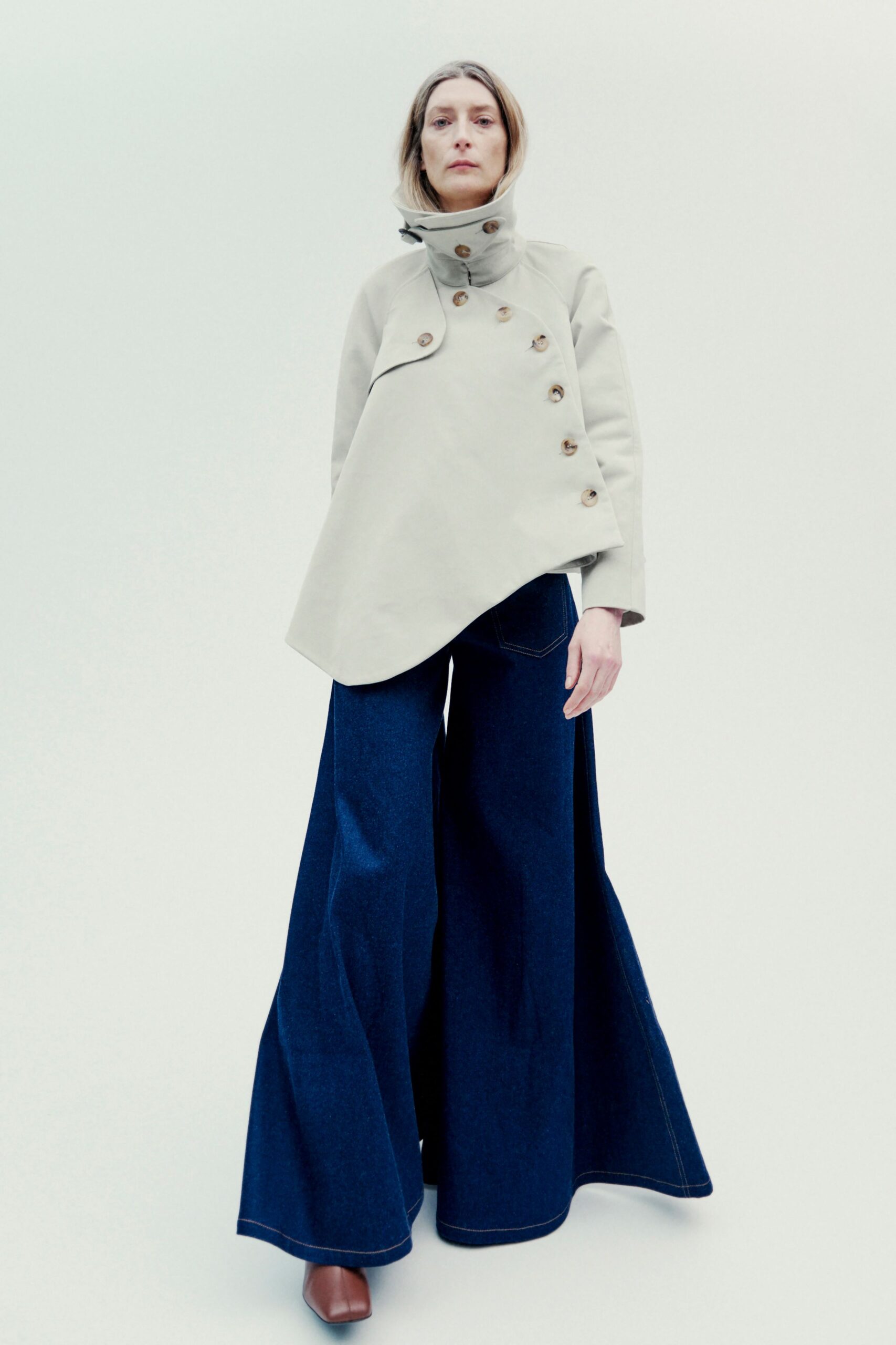 beige cotton long-sleeve collared relaxed buttoned jacket