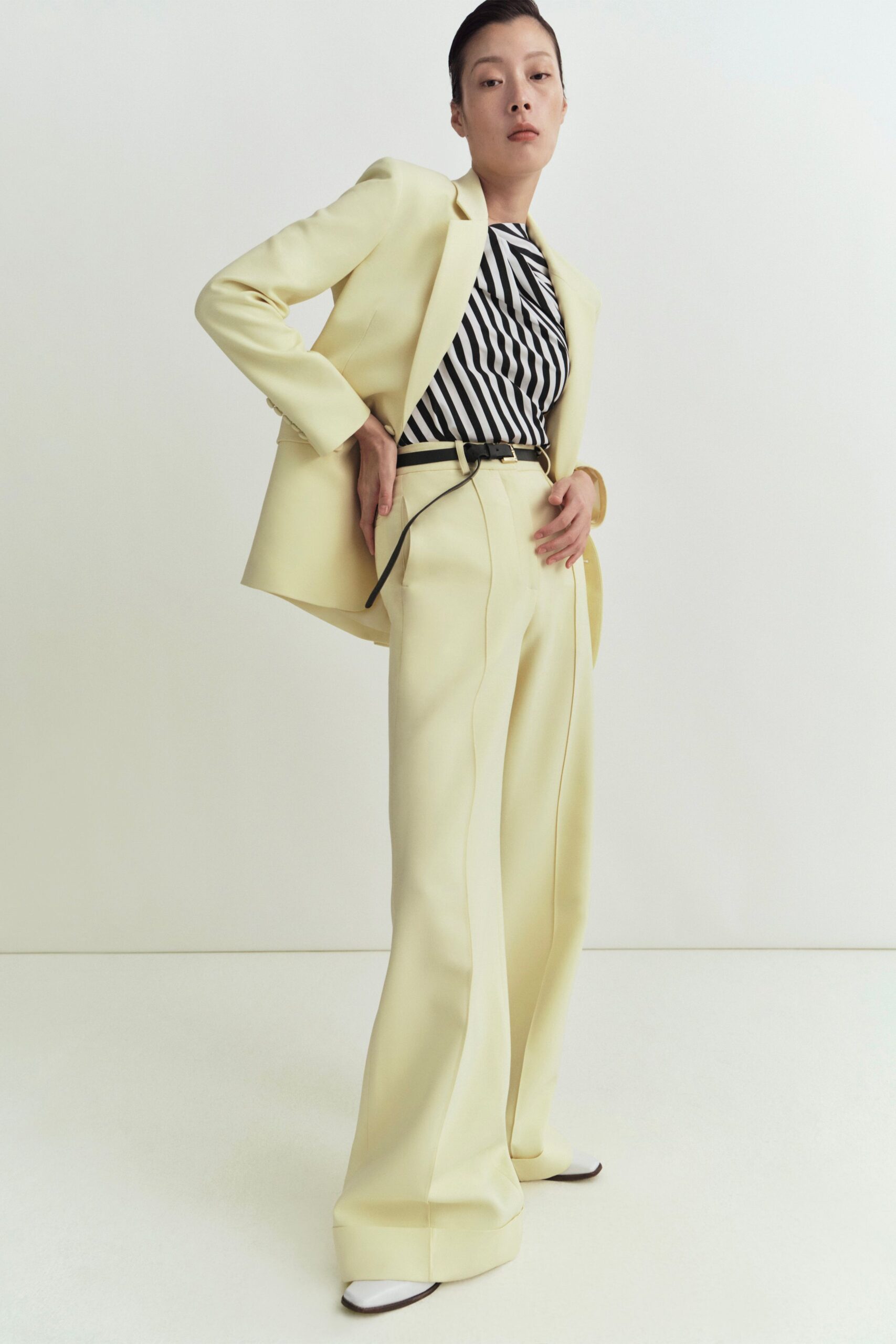 yellow long-sleeve collared tailored blazer