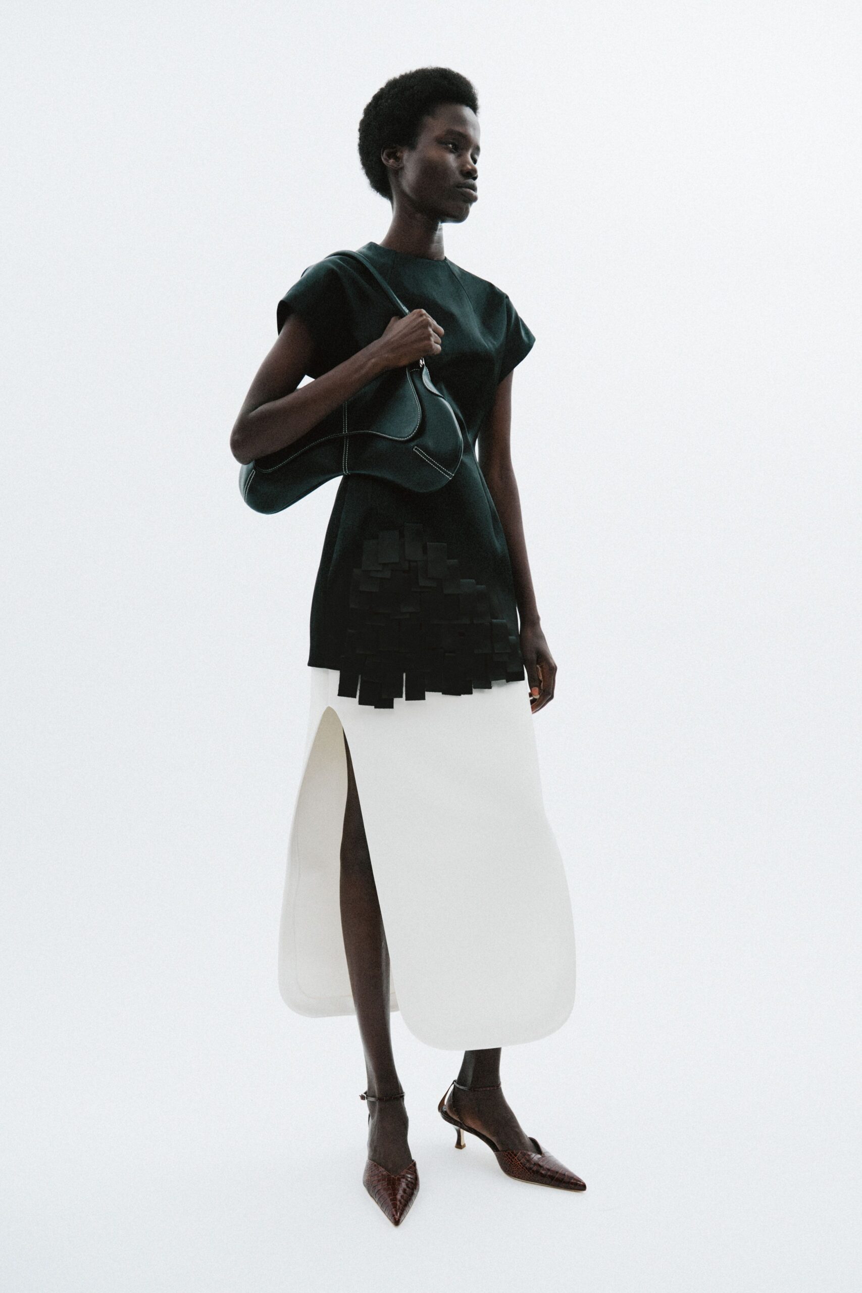 A.W.A.K.E. MODE S/S 25 Look 421