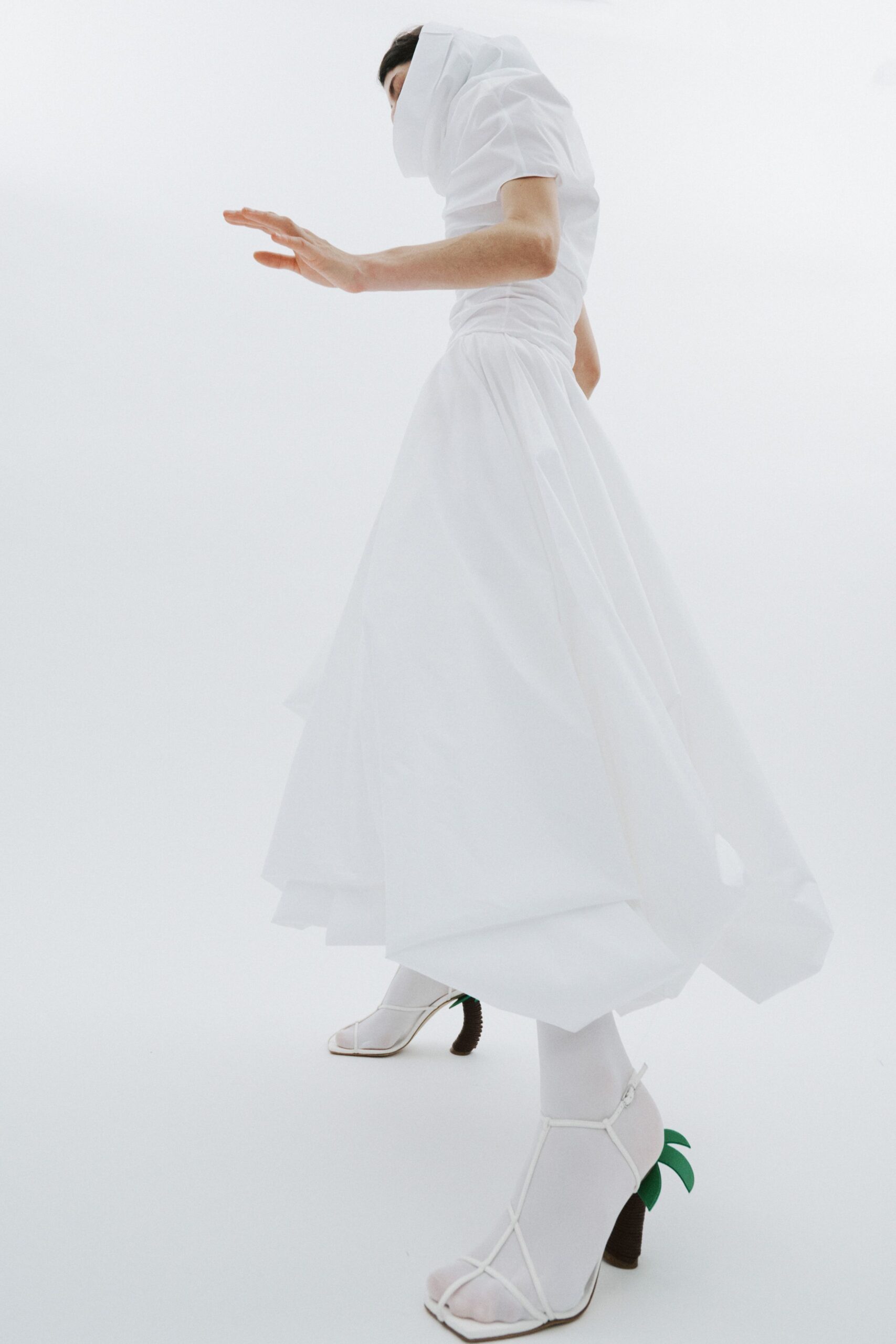 white pleated midi dress with shoes