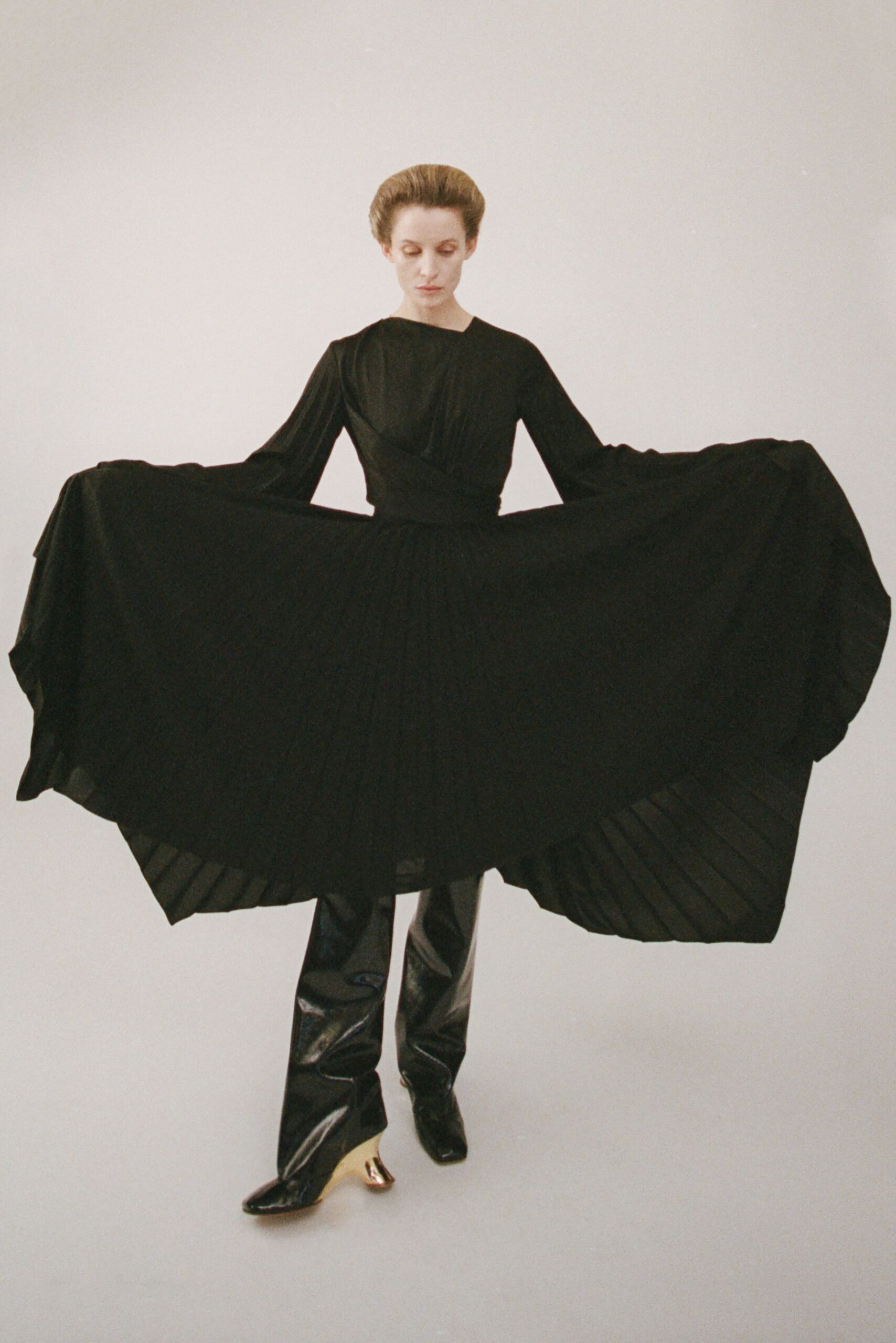 A.W.A.K.E. MODE F/W 24 Look 736