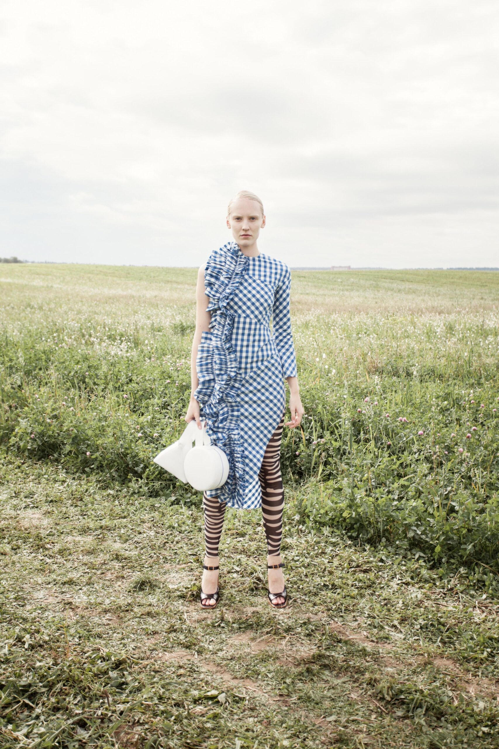 A.W.A.K.E. MODE S/S 16 Look 382