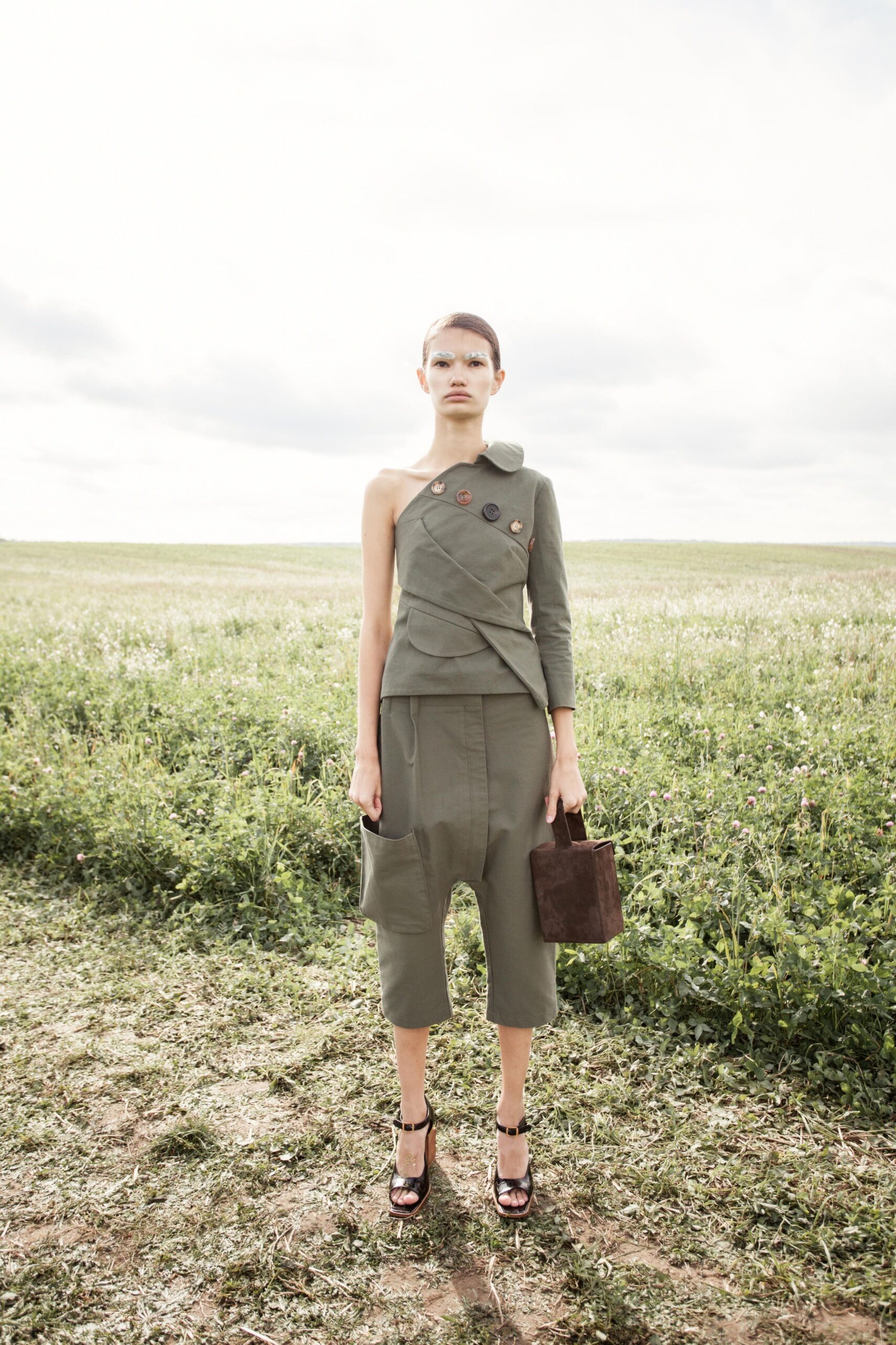 A.W.A.K.E. MODE S/S 16 Look 535