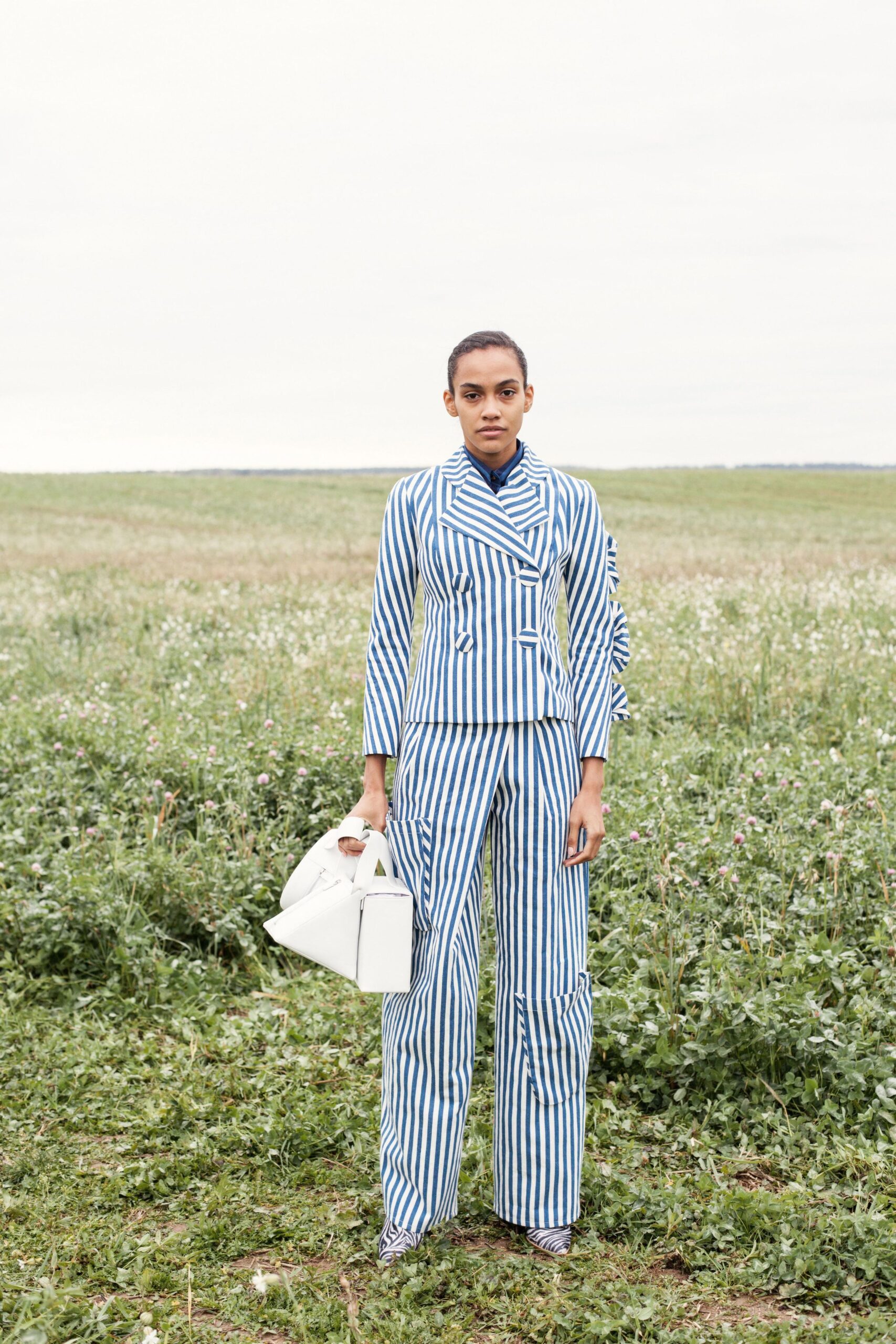 A.W.A.K.E. MODE S/S 16 Look 583