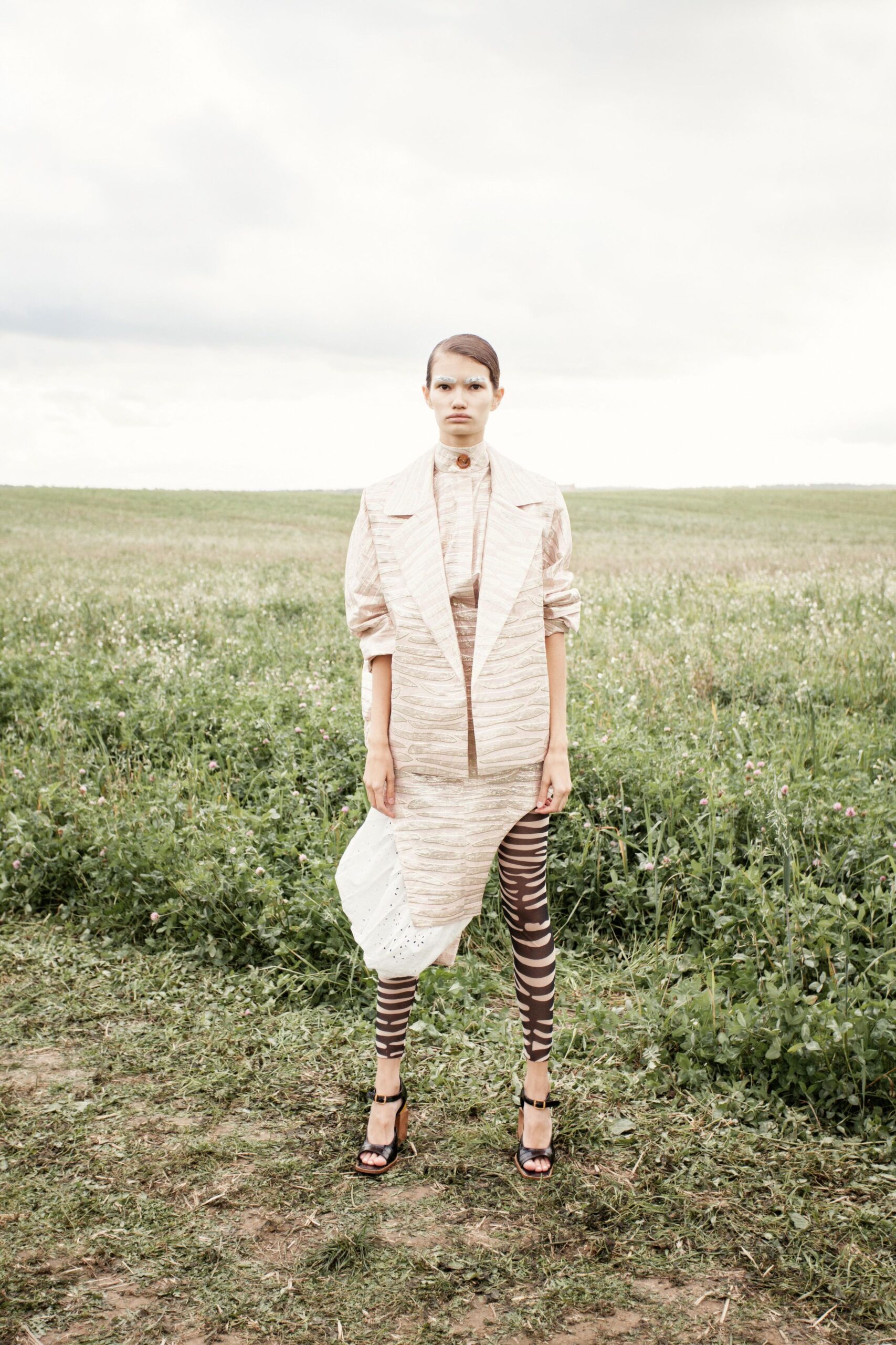 A.W.A.K.E. MODE S/S 16 Look 923