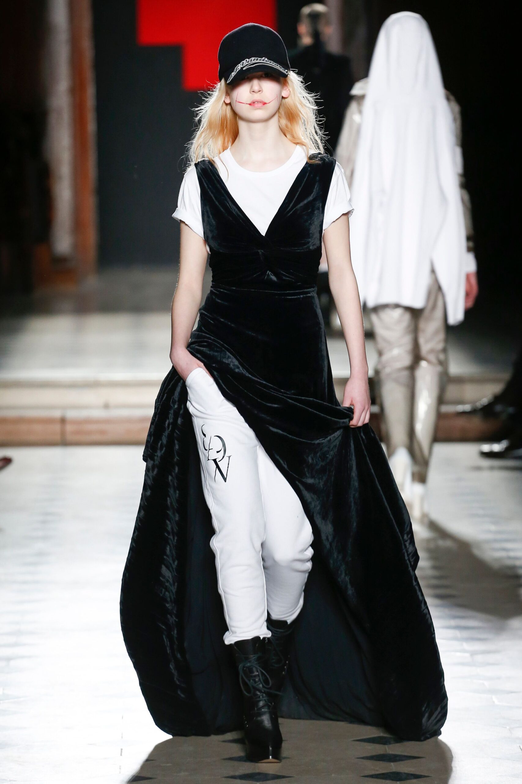 A.F. Vandevorst S/S 18 Couture Look 225
