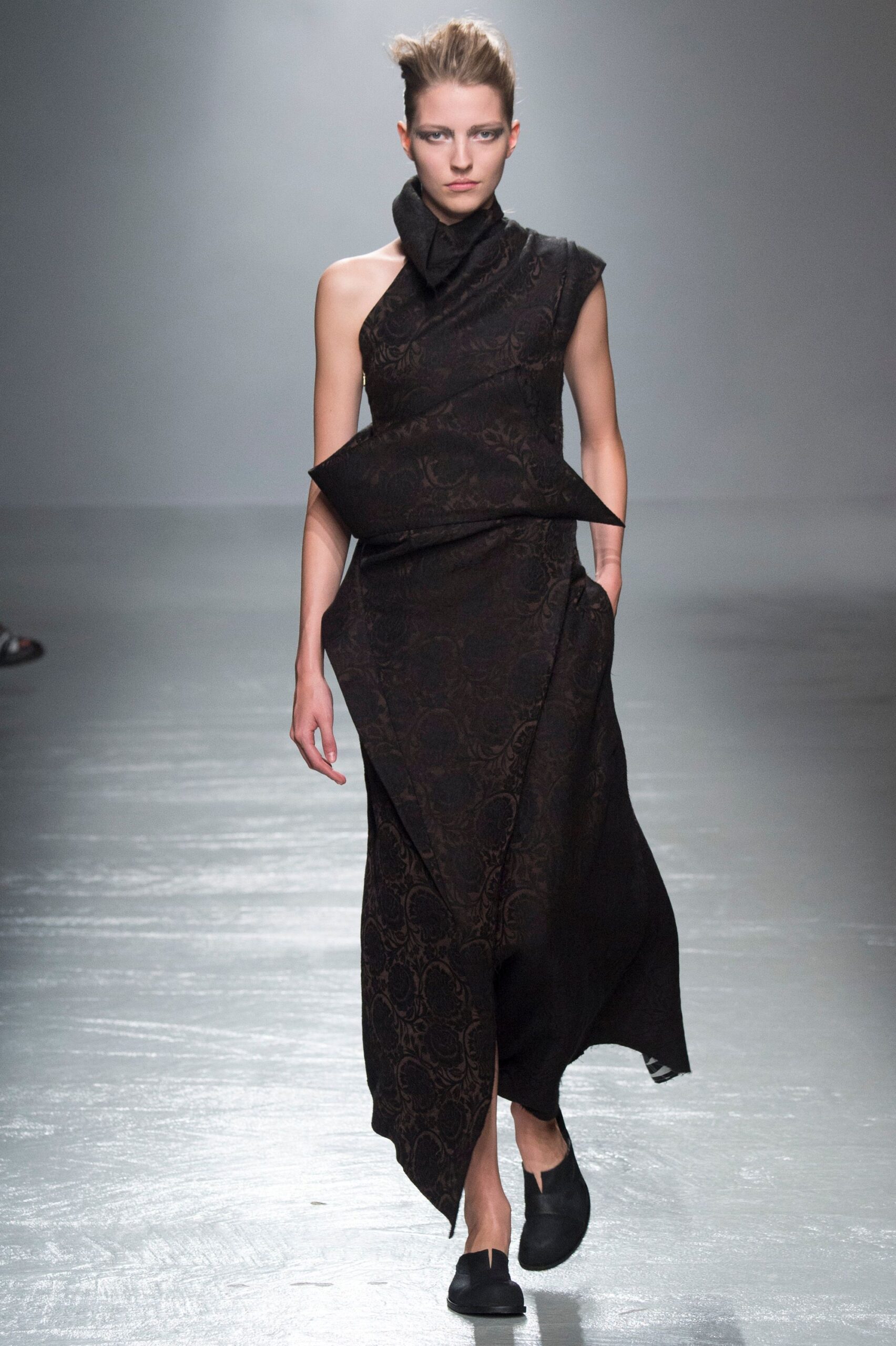 Aganovich S/S 16 Look 400