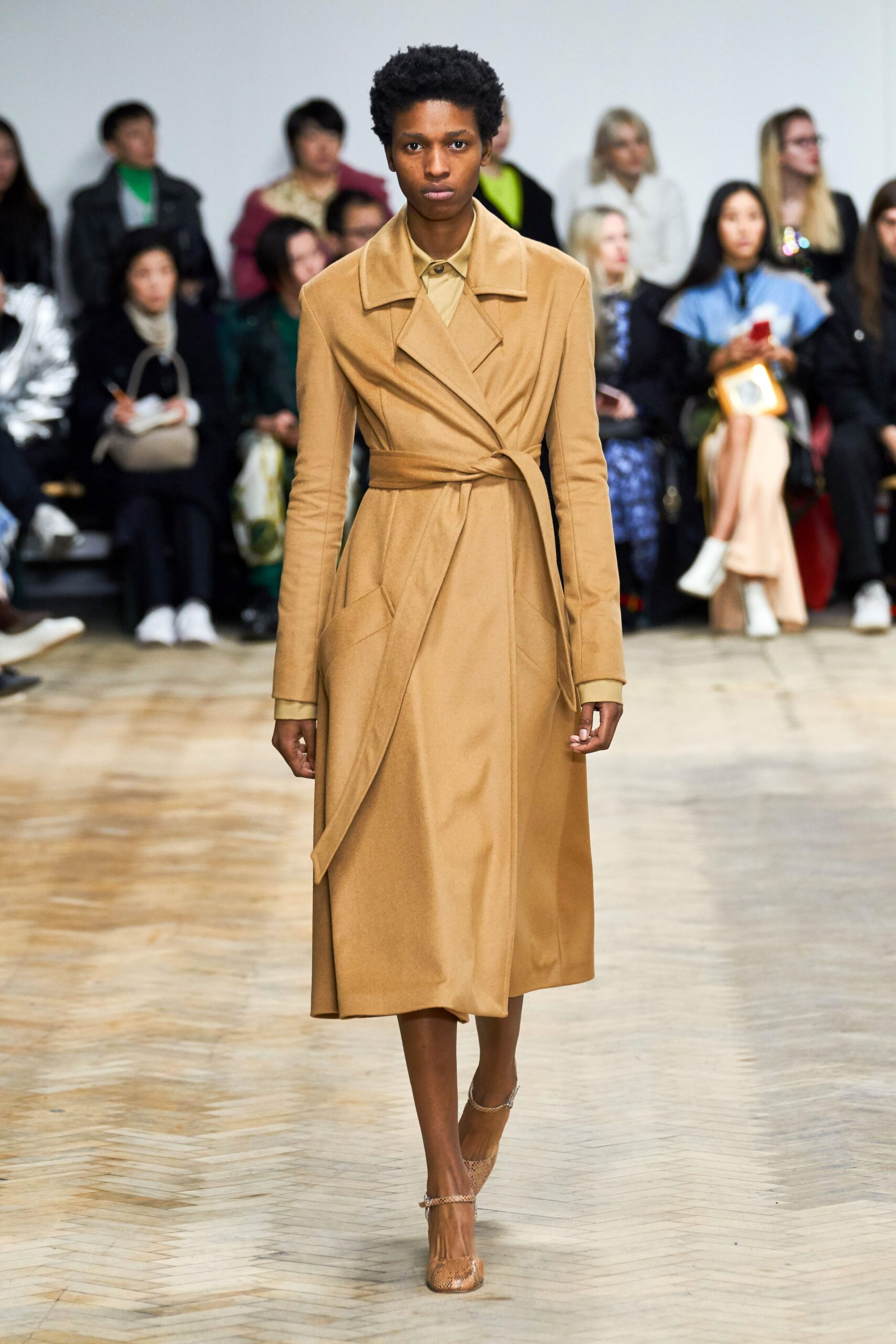 A.W.A.K.E. MODE F/W 19 Look 195