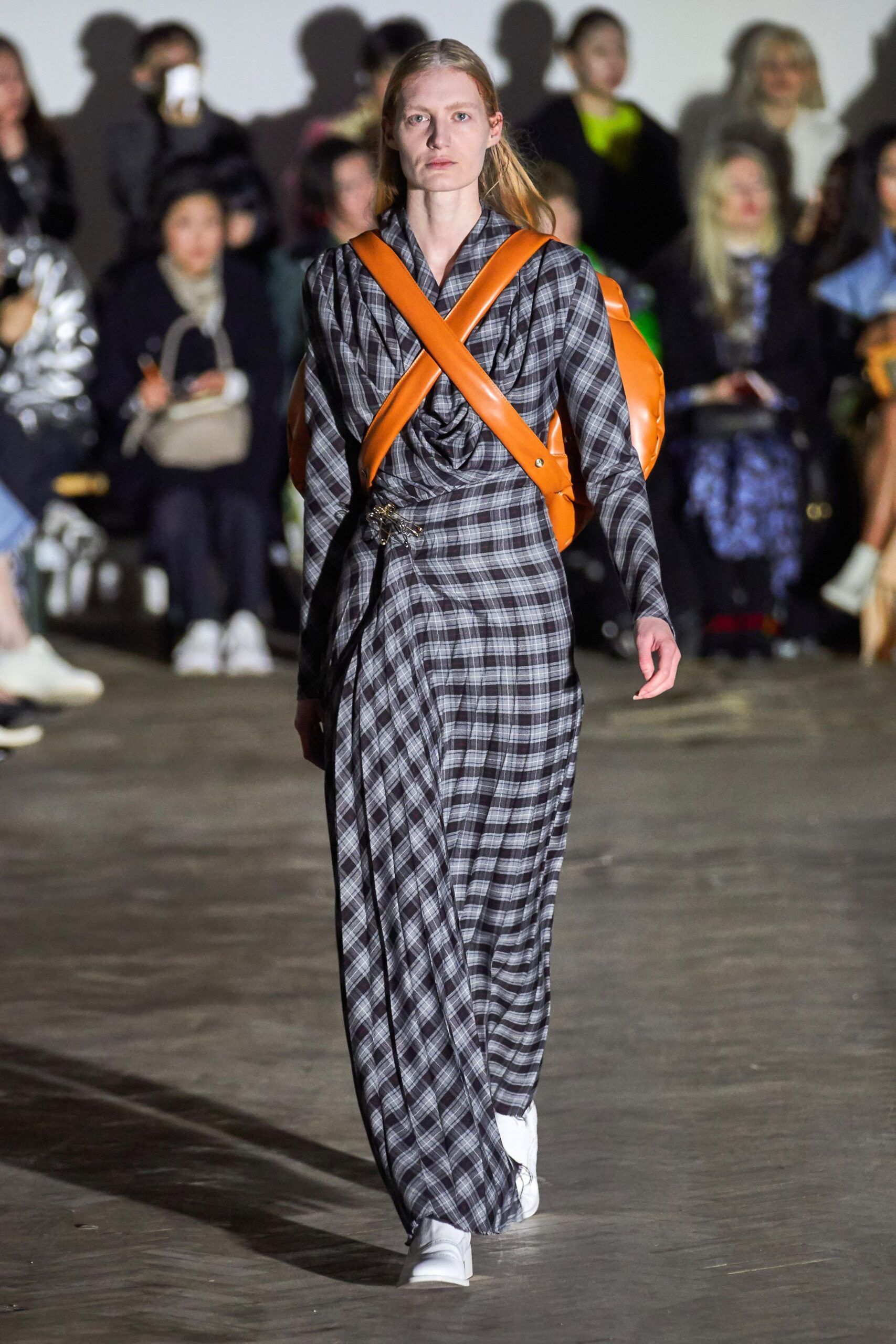 A.W.A.K.E. MODE F/W 19 Look 230