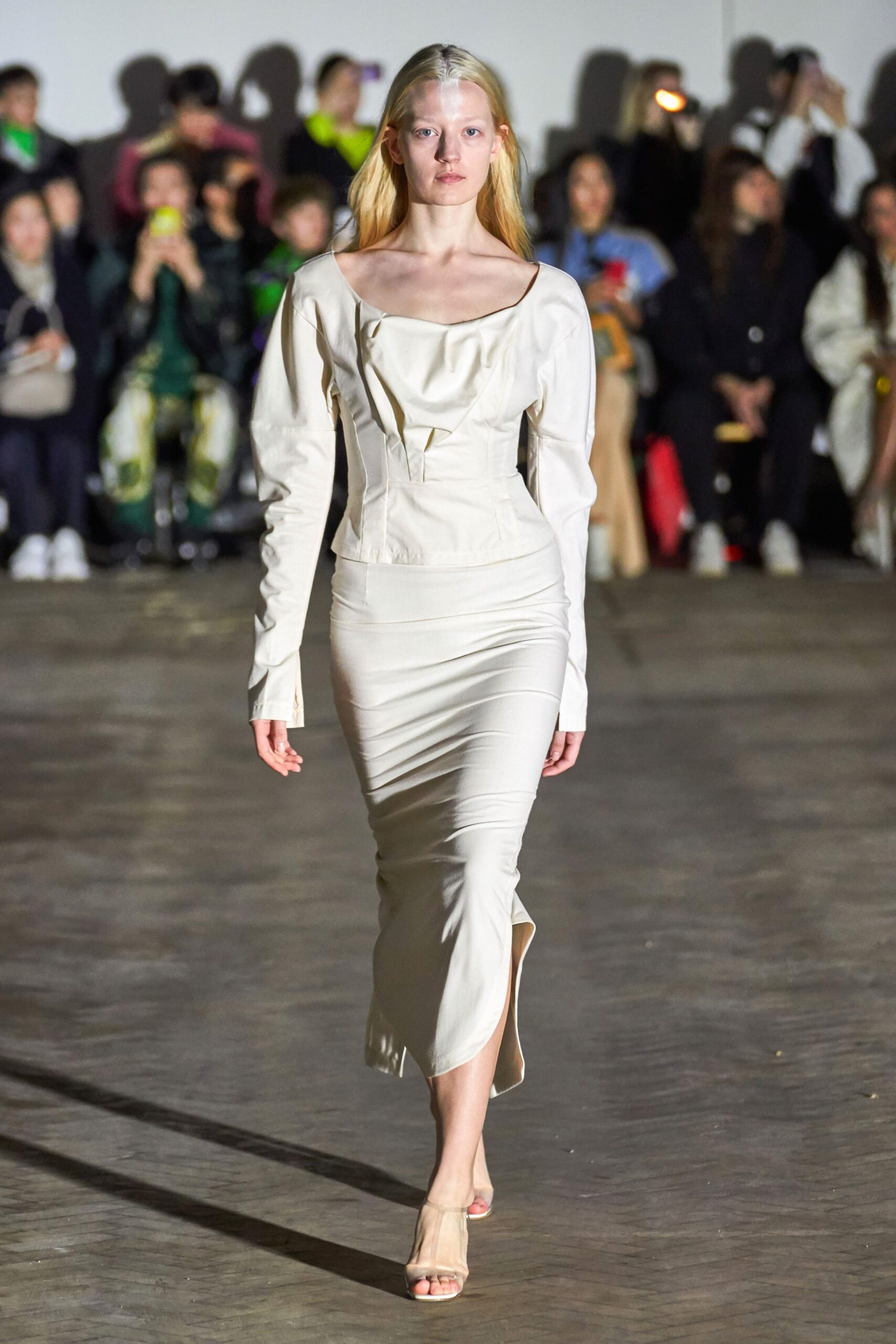 A.W.A.K.E. MODE F/W 19 Look 303