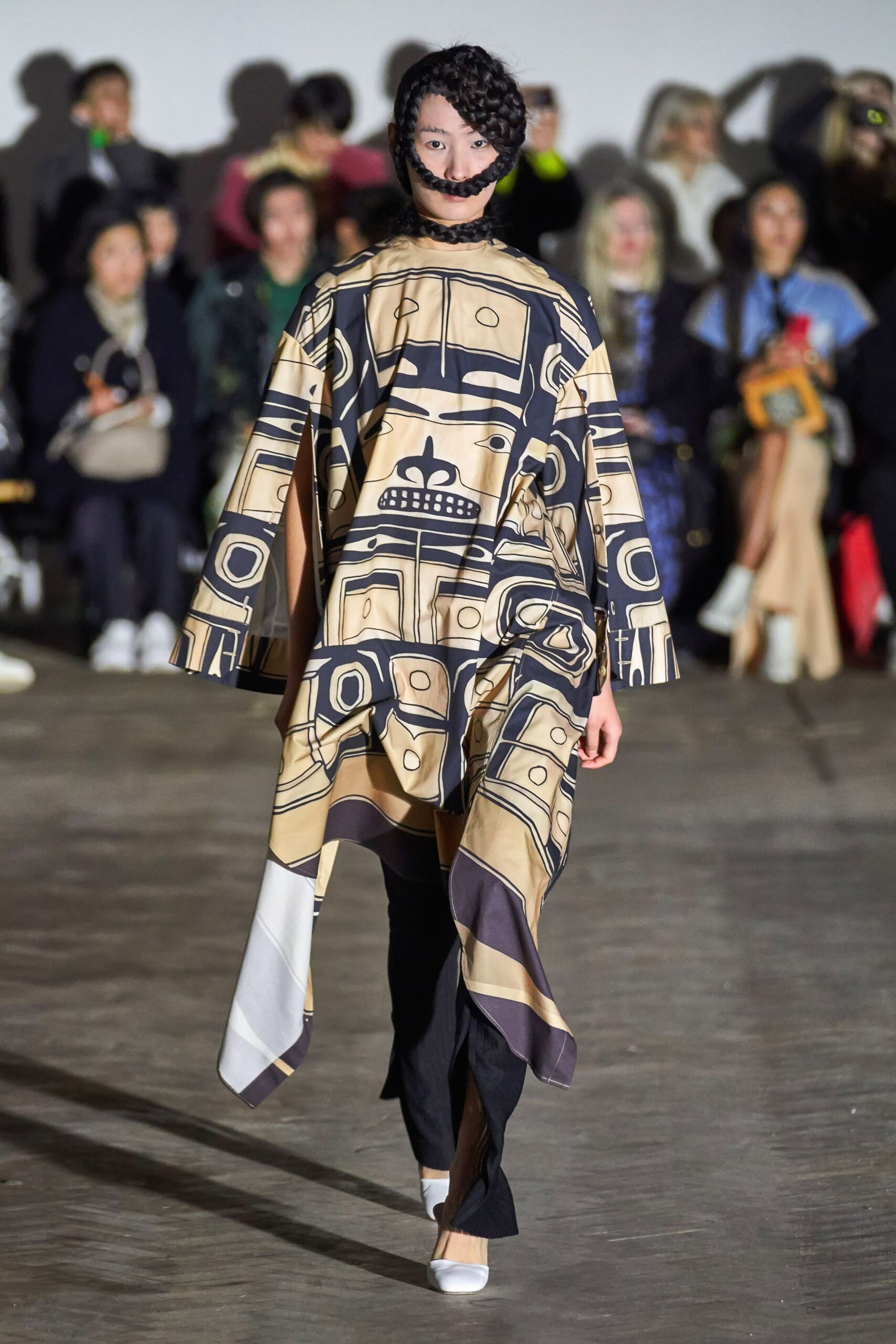 A.W.A.K.E. MODE F/W 19 Look 401