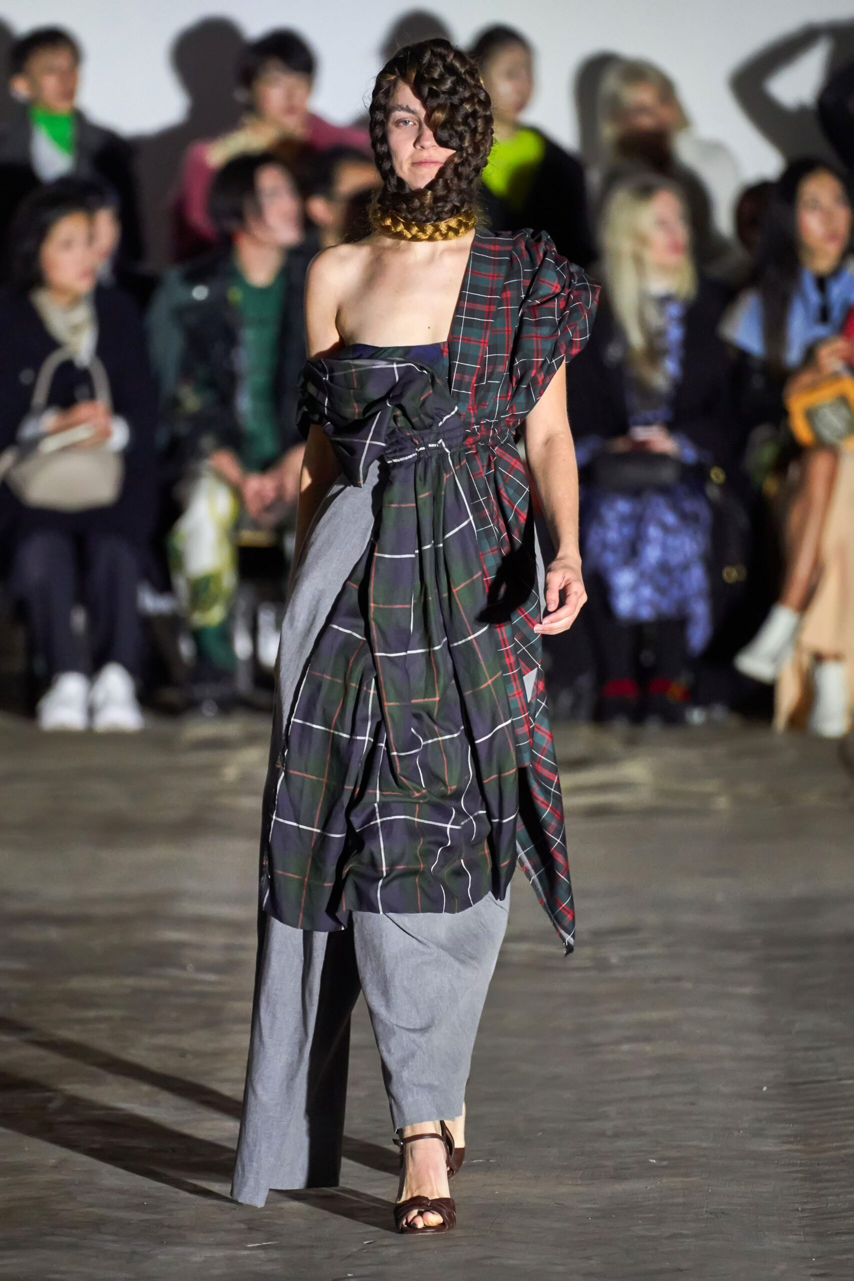 A.W.A.K.E. MODE F/W 19 Look 477