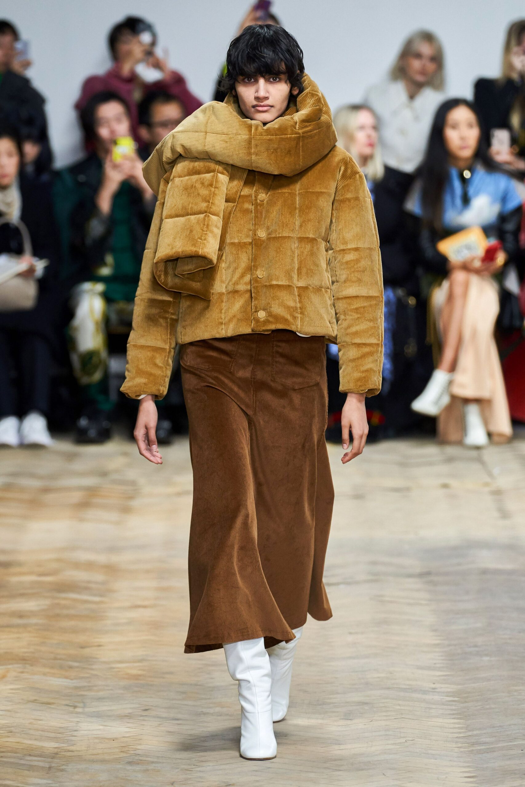 A.W.A.K.E. MODE F/W 19 Look 513
