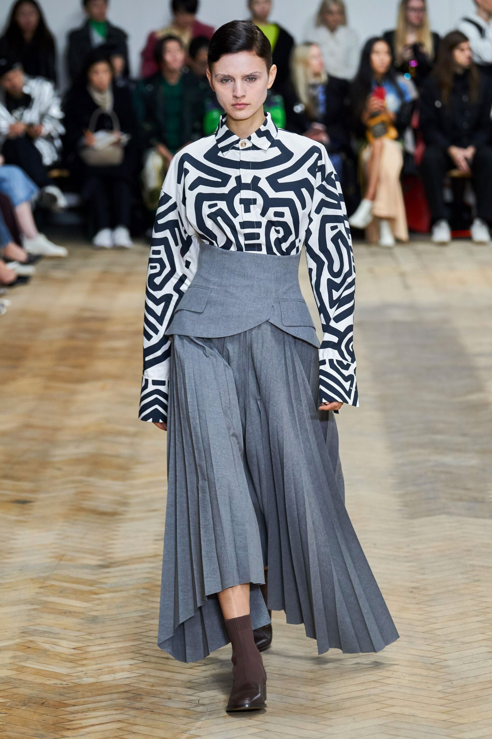 A.W.A.K.E. MODE F/W 19 Look 556