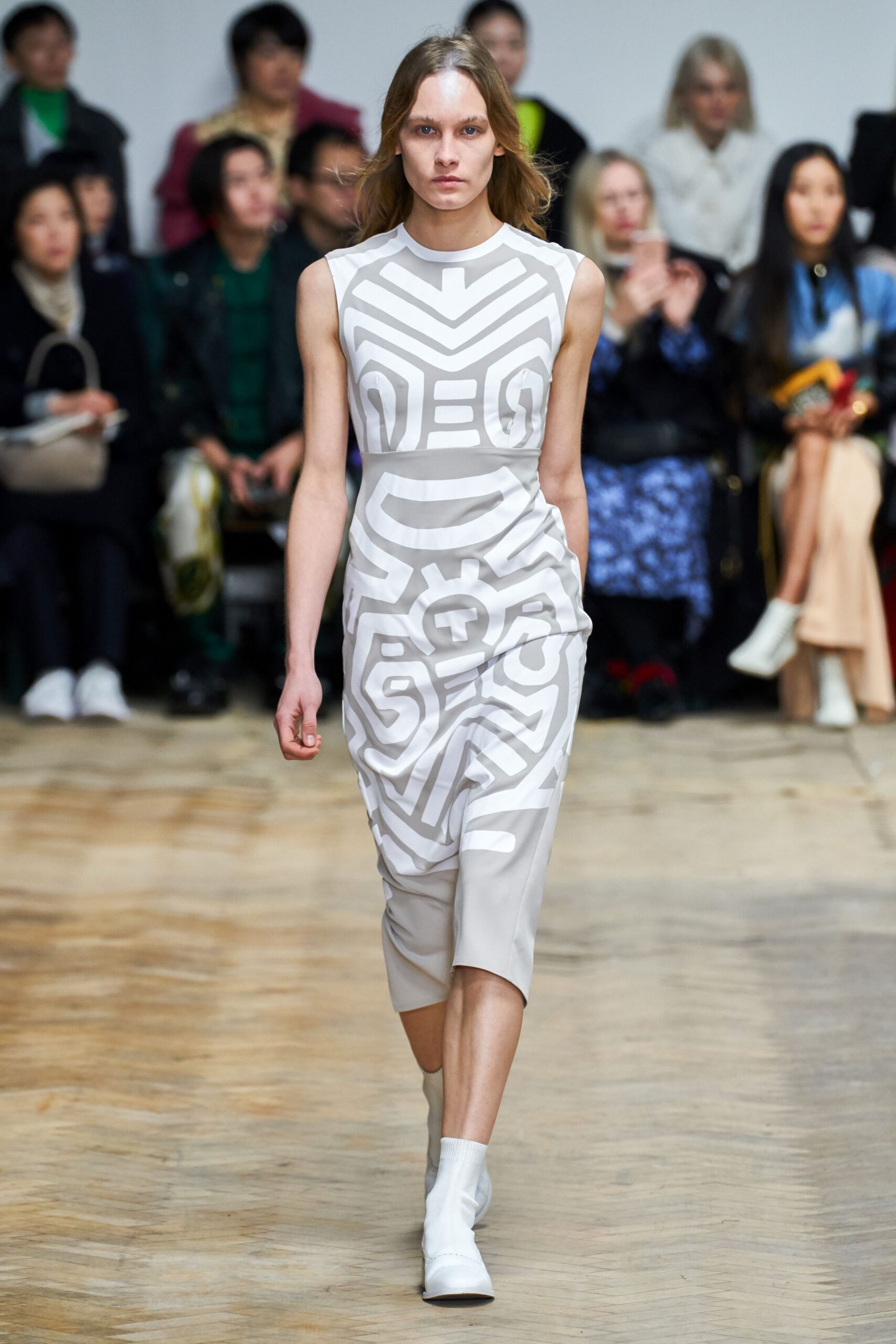 A.W.A.K.E. MODE F/W 19 Look 663