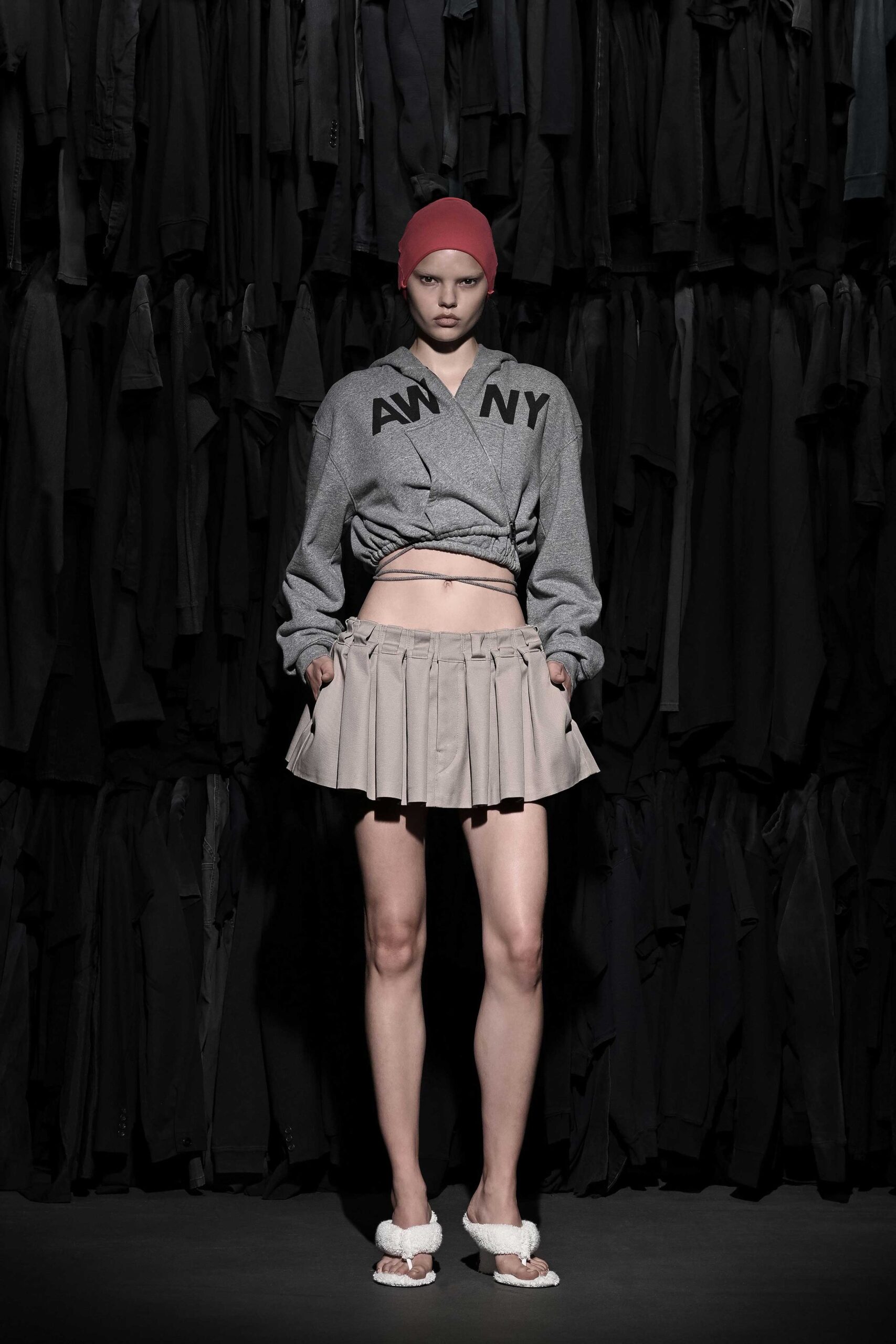 gray cotton long-sleeve fitted zippered cropped top