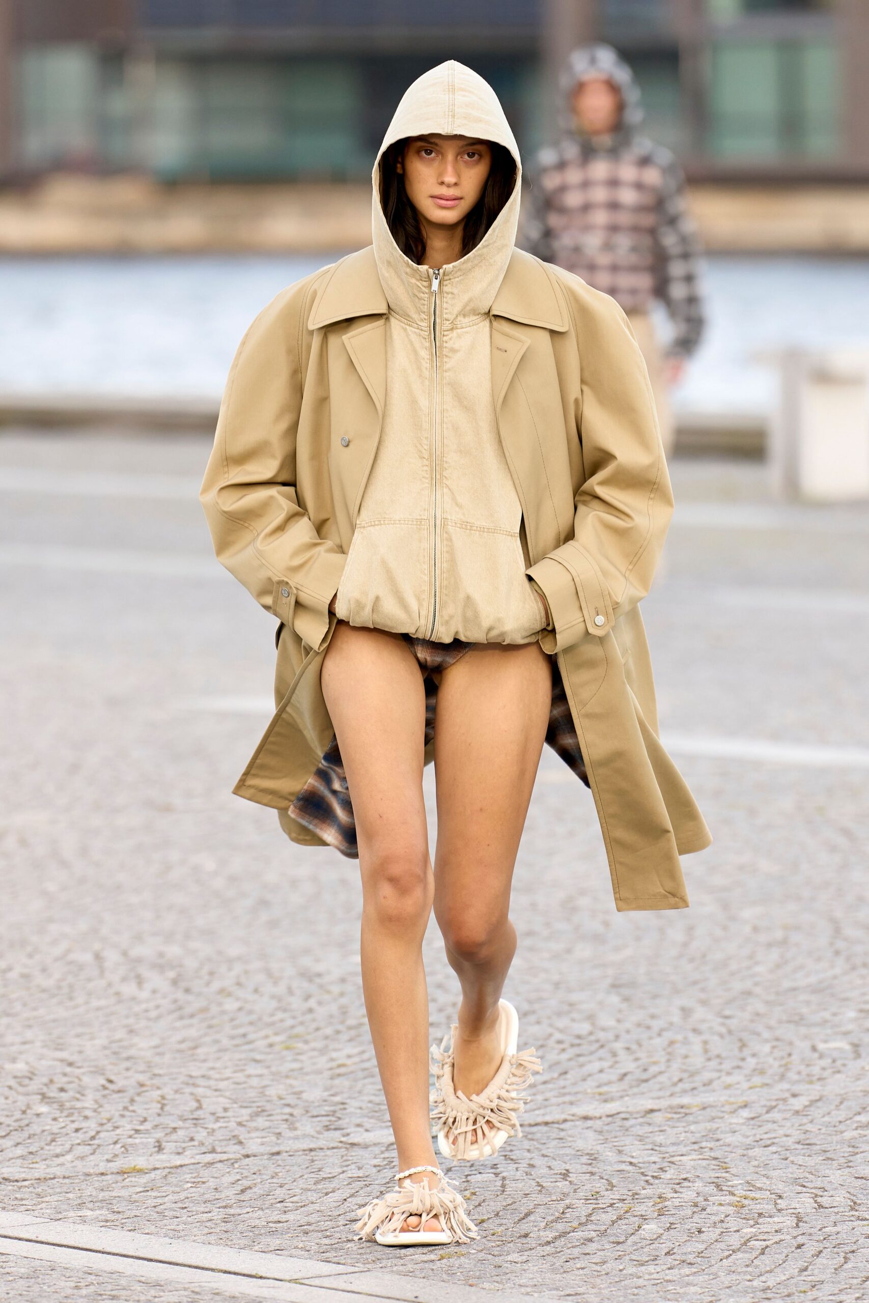 beige cotton long-sleeve collared oversized buttoned pockets coat