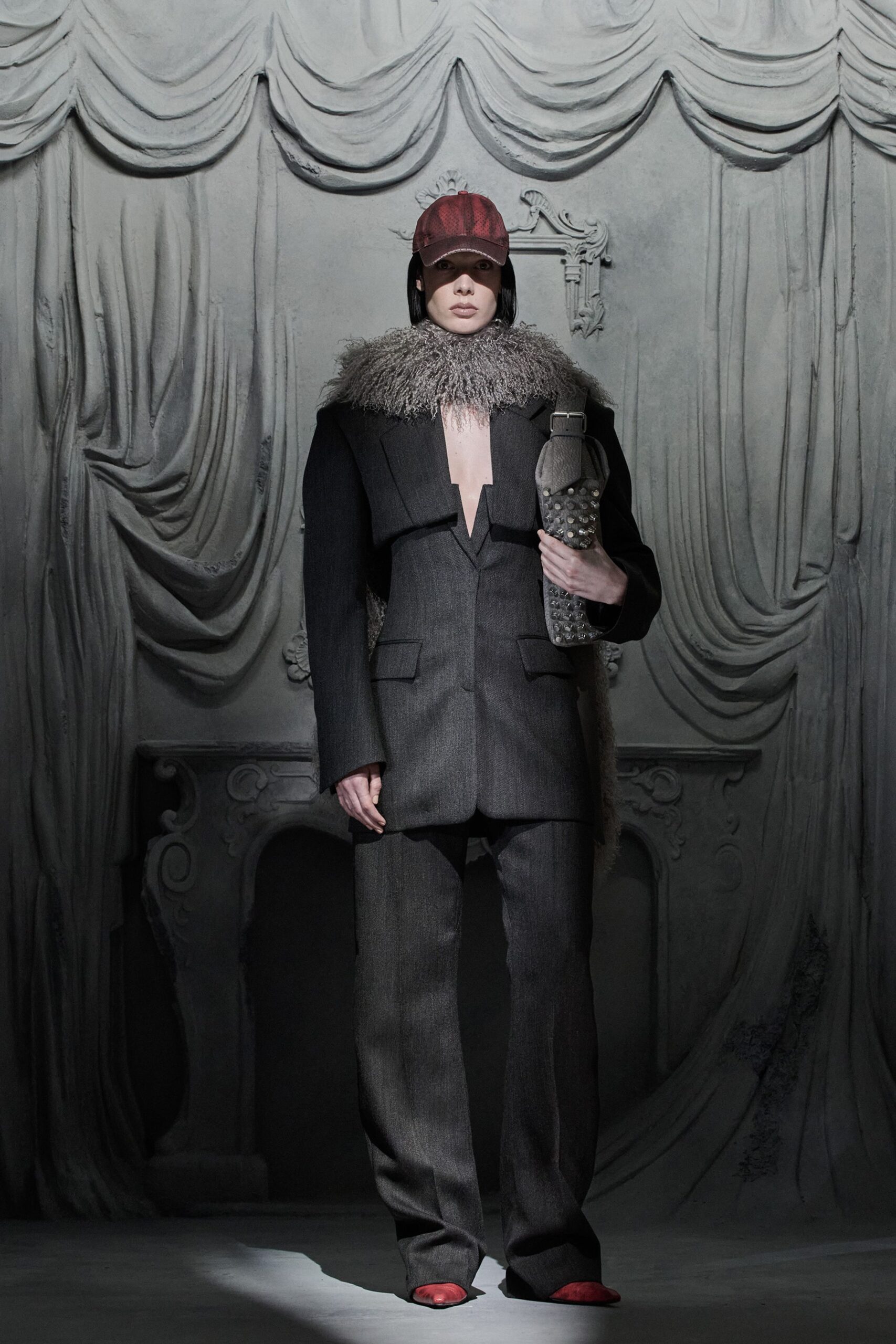gray wool long-sleeve v-neck tailored buttoned pockets suit