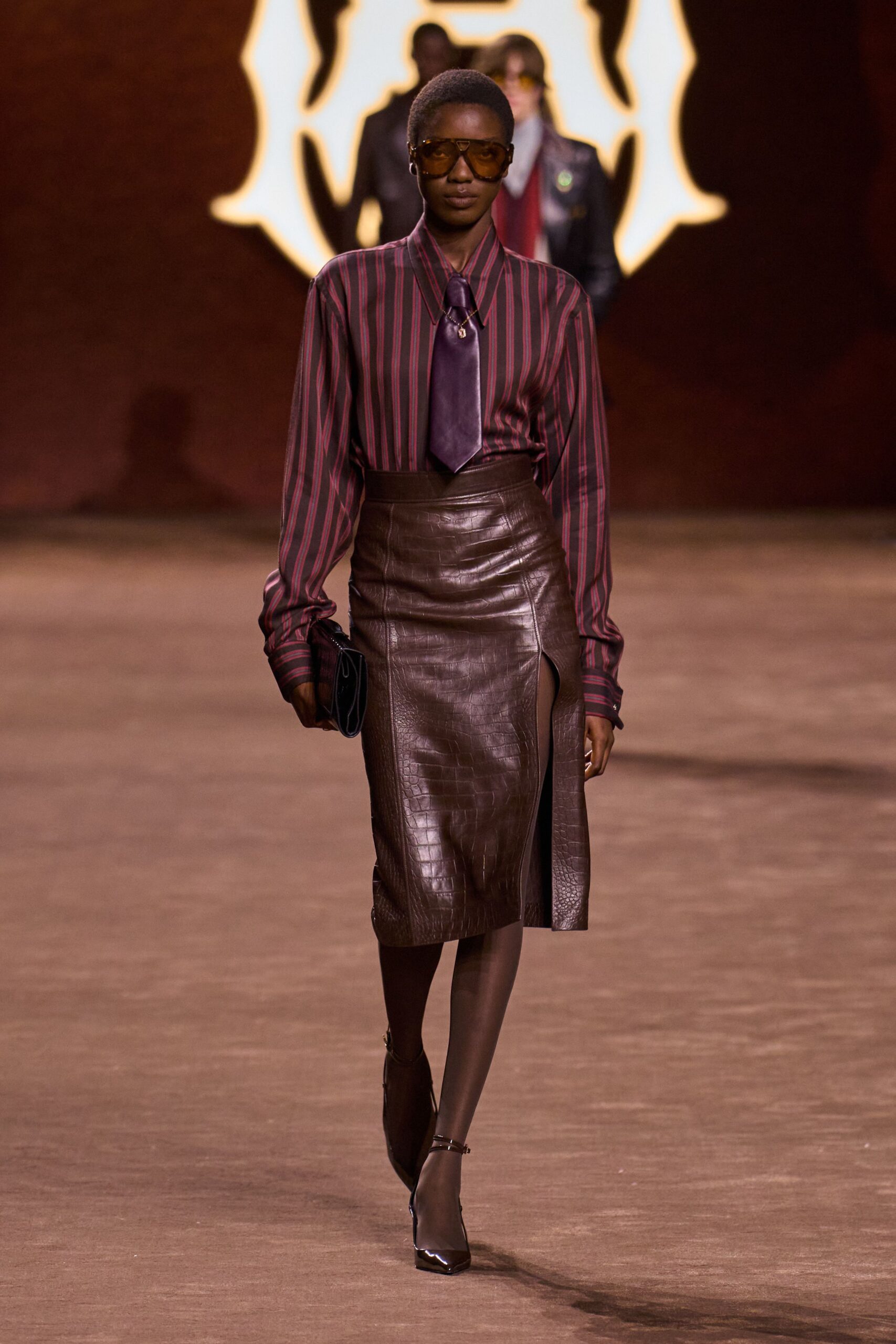 brown leather slit fitted skirt