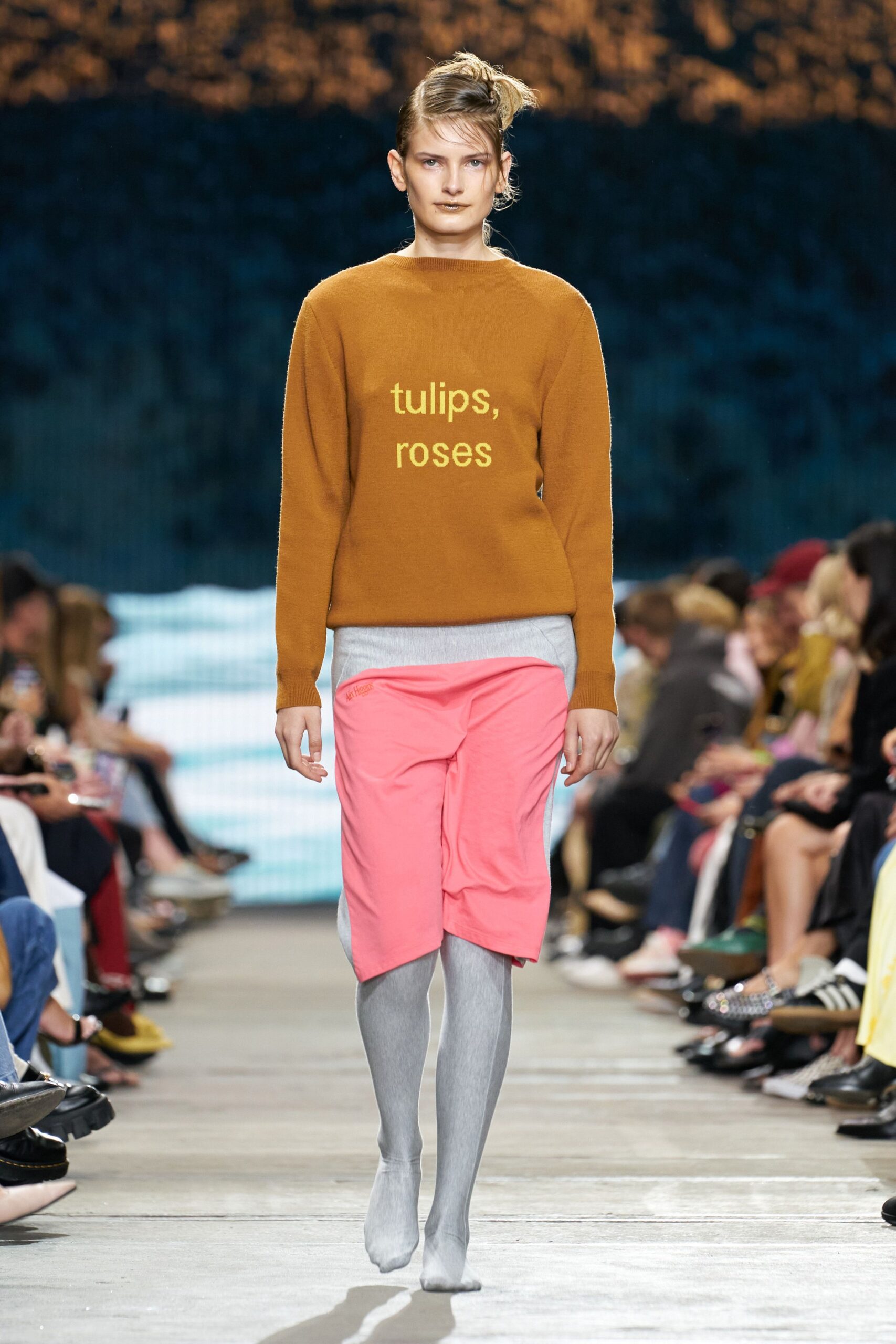 orange sweater pink skirt gray leggings
