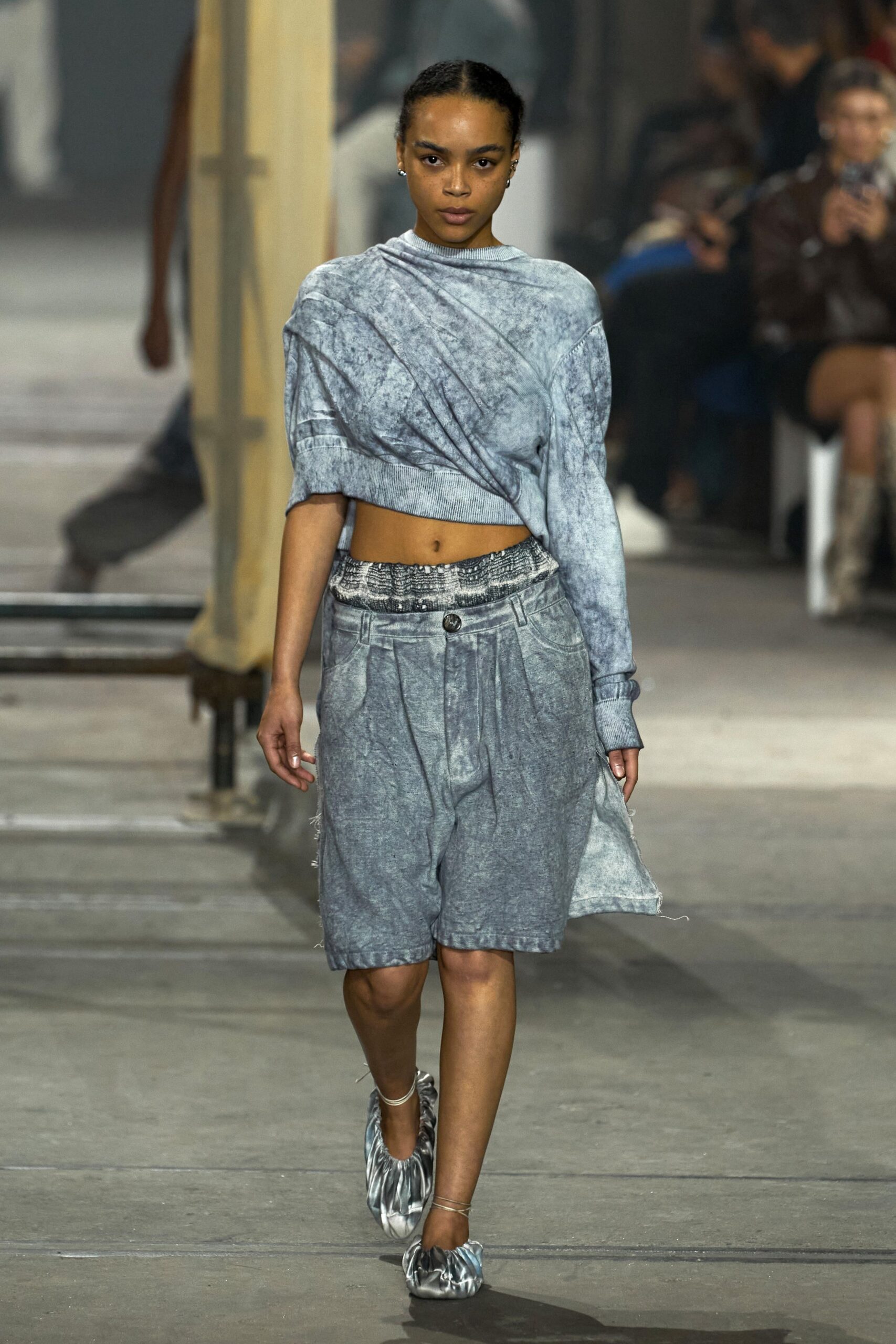 gray cotton sleeveless asymmetric fitted draped cropped top