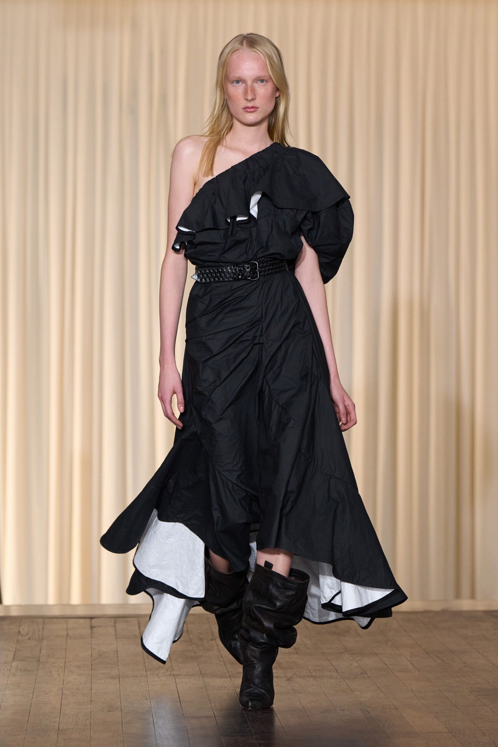 Andreas Kronthaler for Vivienne Westwood S/S 25 Look 105