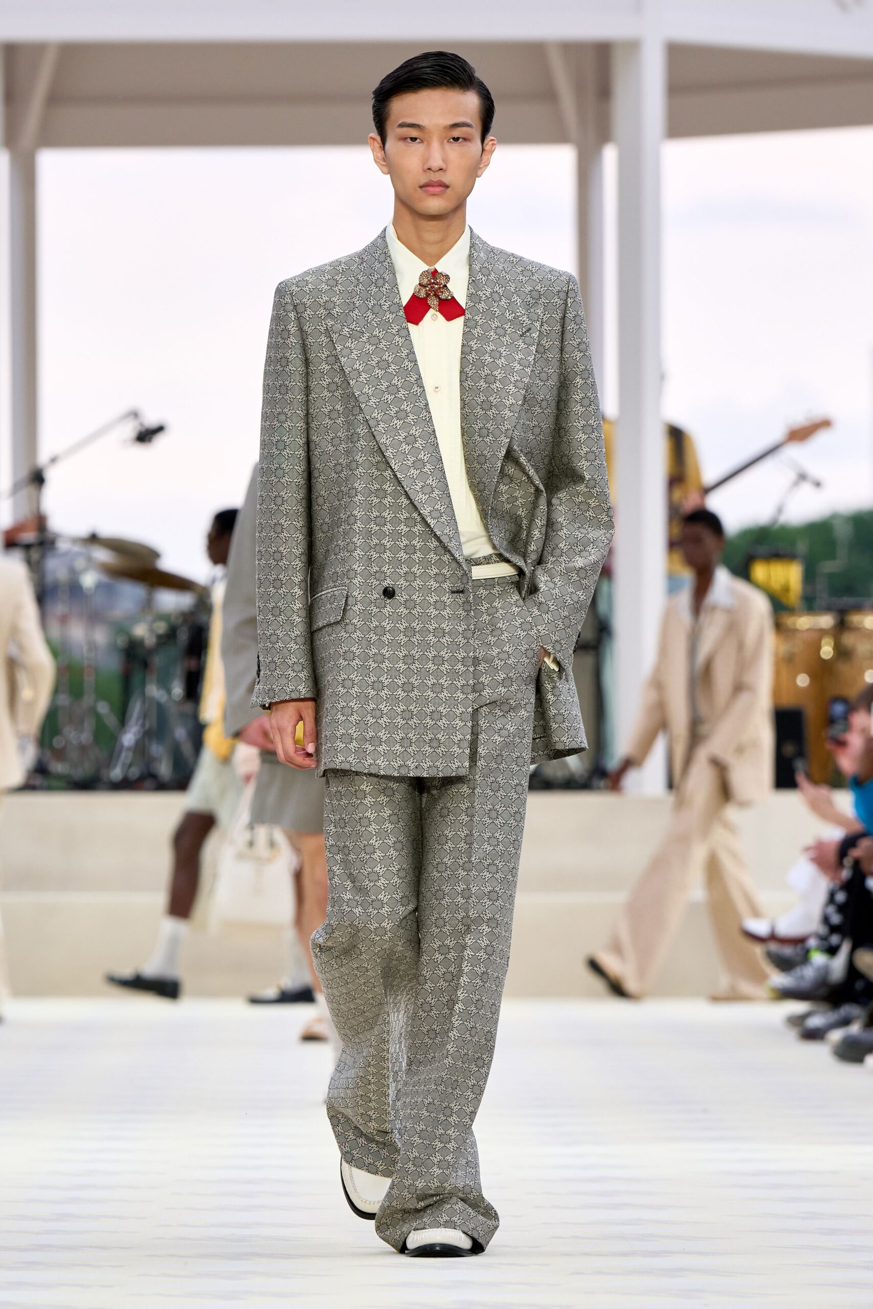 gray cotton long-sleeve collared tailored printed suit
