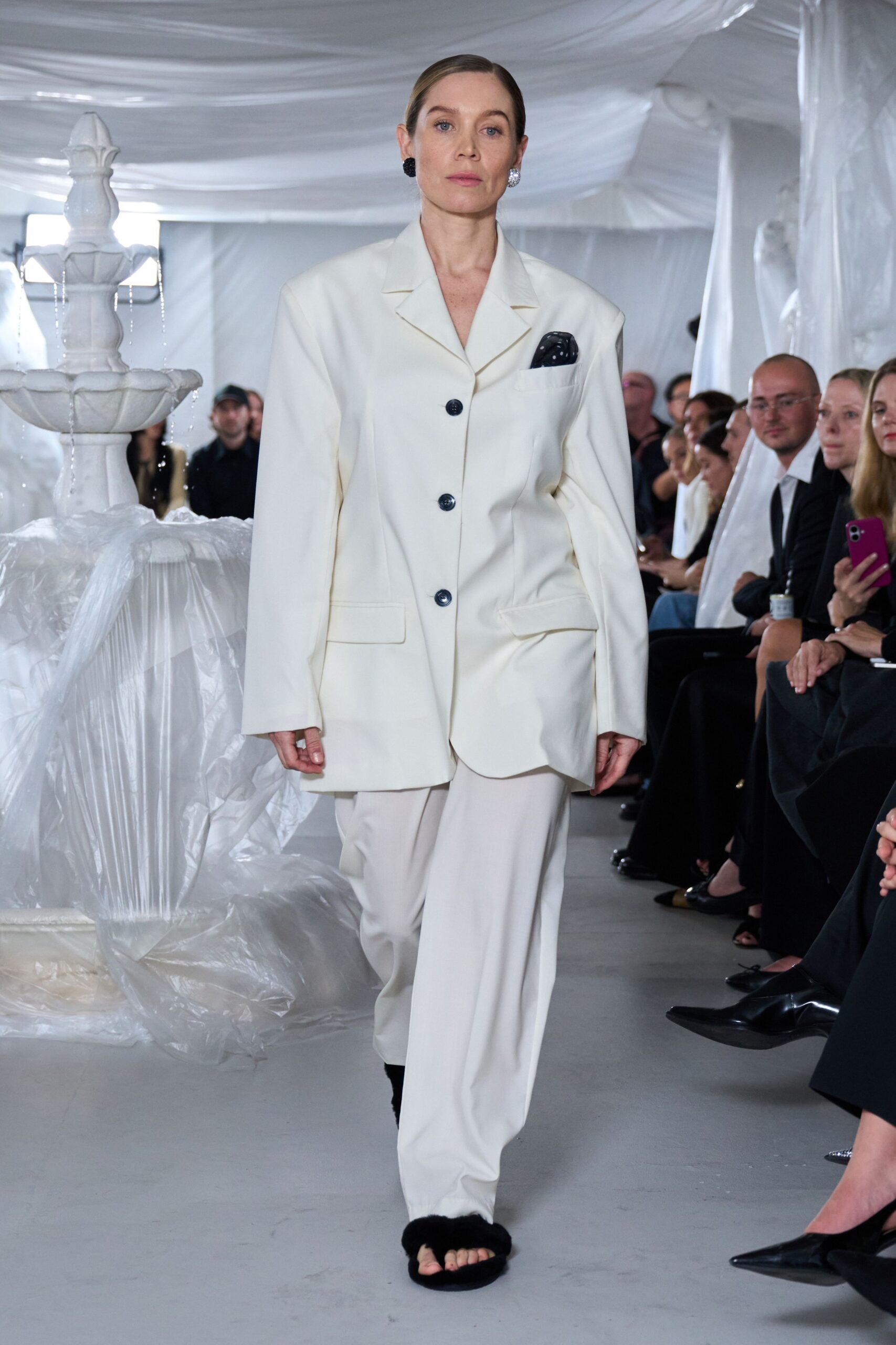 white wool long-sleeve collared structured longline blazer