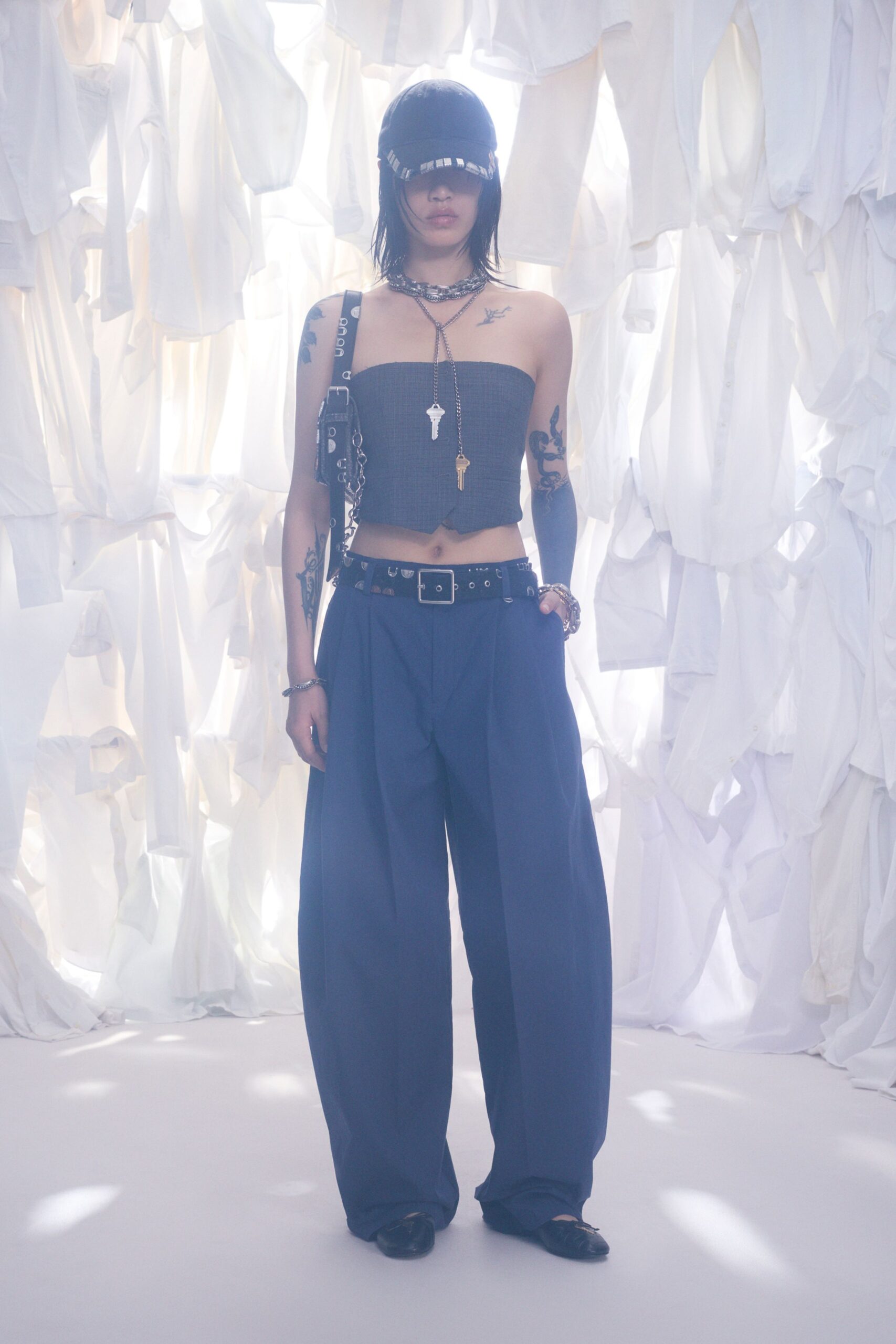 black cotton sleeveless collared fitted cropped top