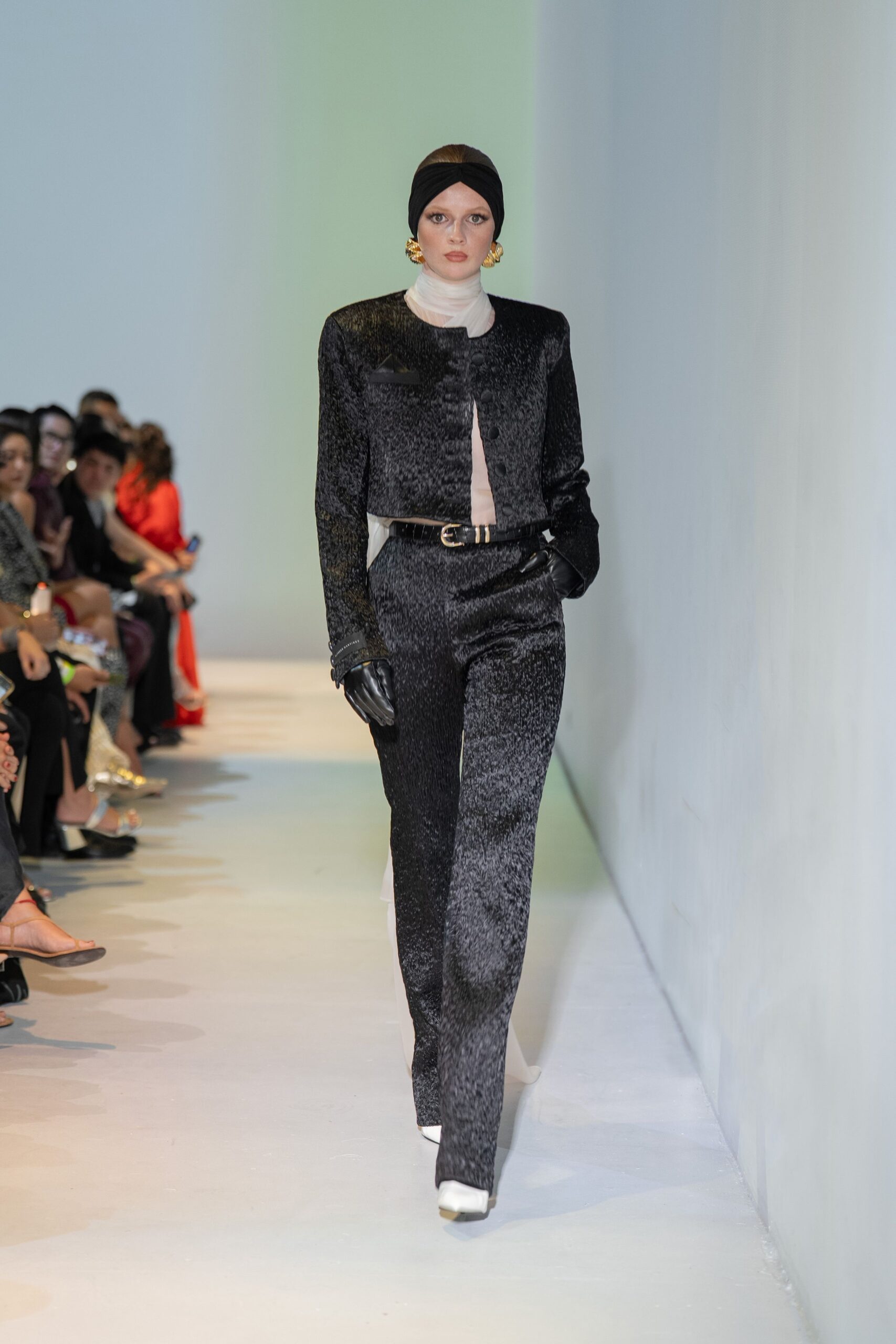 black velvet long-sleeve collared fitted textured shiny blazer