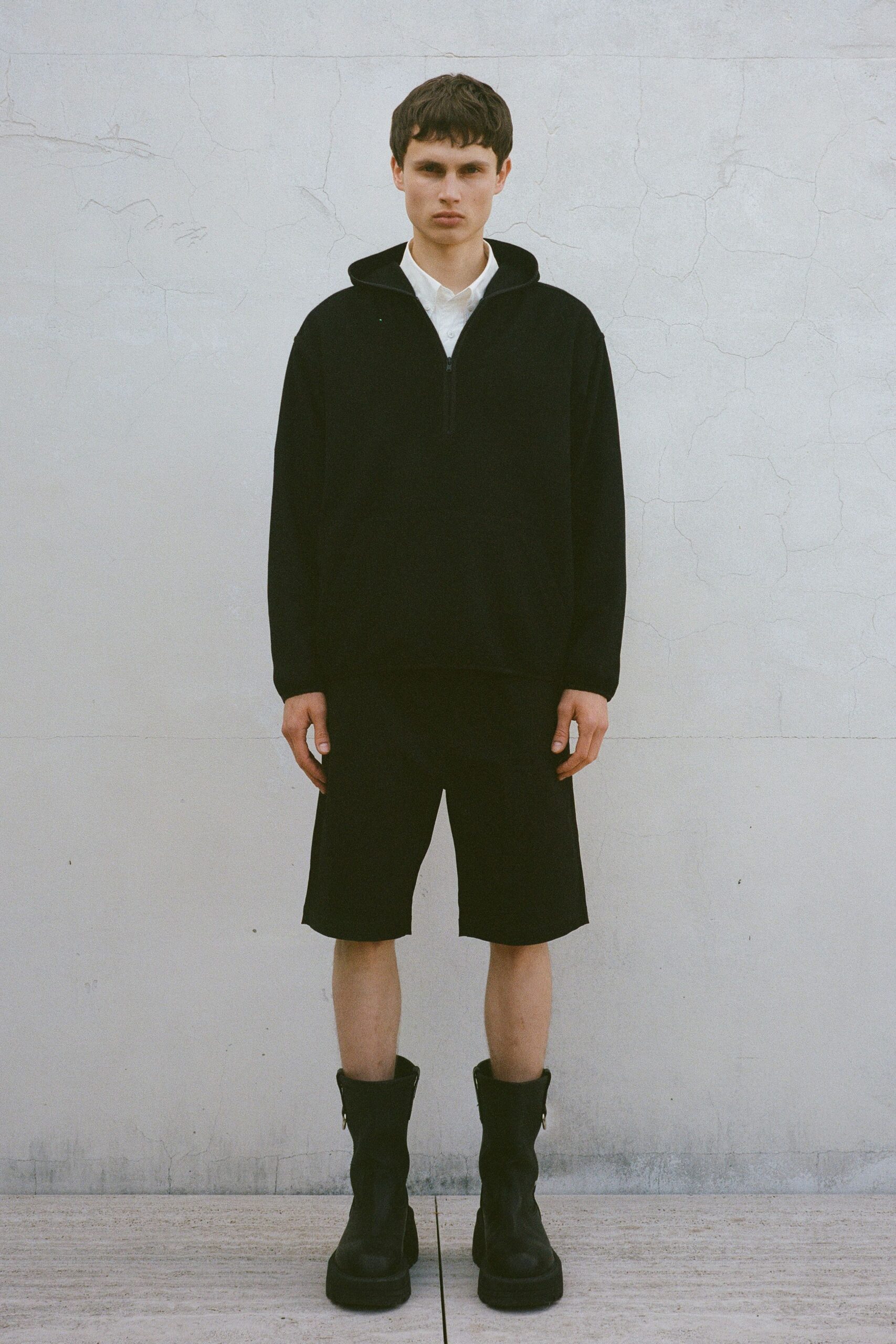 black cotton long-sleeve collared relaxed hoodie