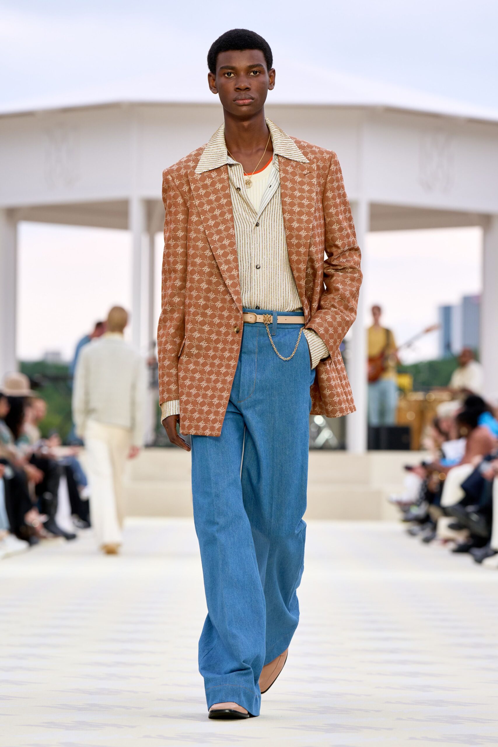 brown cotton long-sleeve collared tailored printed blazer